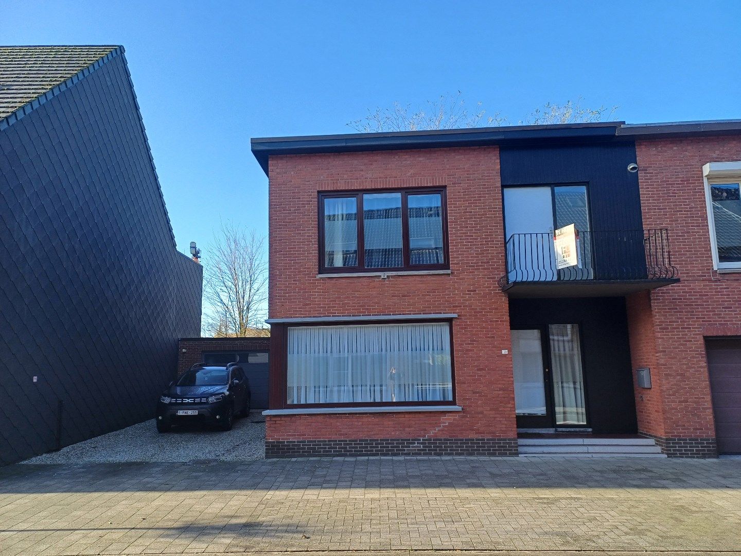 Een mooie woning in het centrum van Lommel. foto {{pictureIndex}}