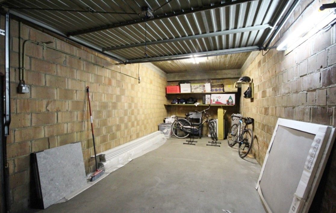 Garagebox in het centrum van Sint-Truiden foto 3