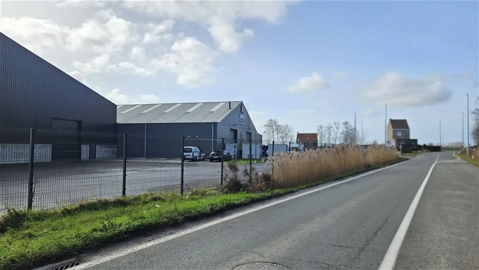 Magazijnen nabij E40, foto 3