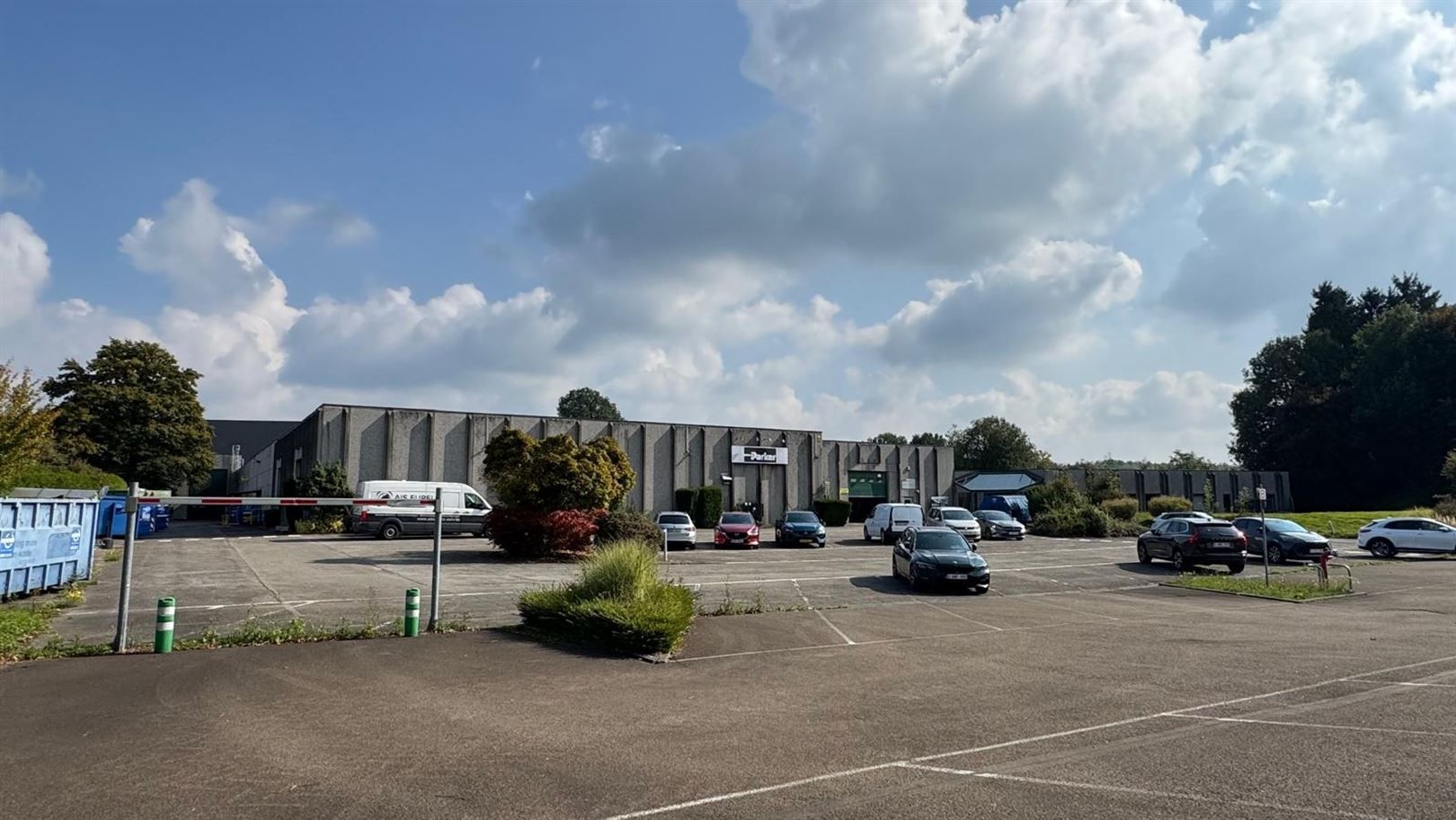 Polyvalent bedrijvensite foto {{pictureIndex}}