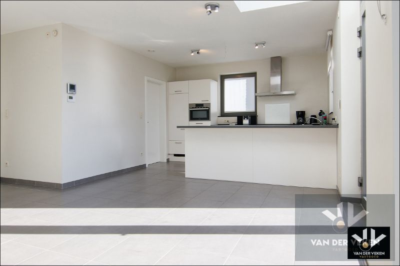 Moderne Gezinswoning aan de rand van de natuur foto 10