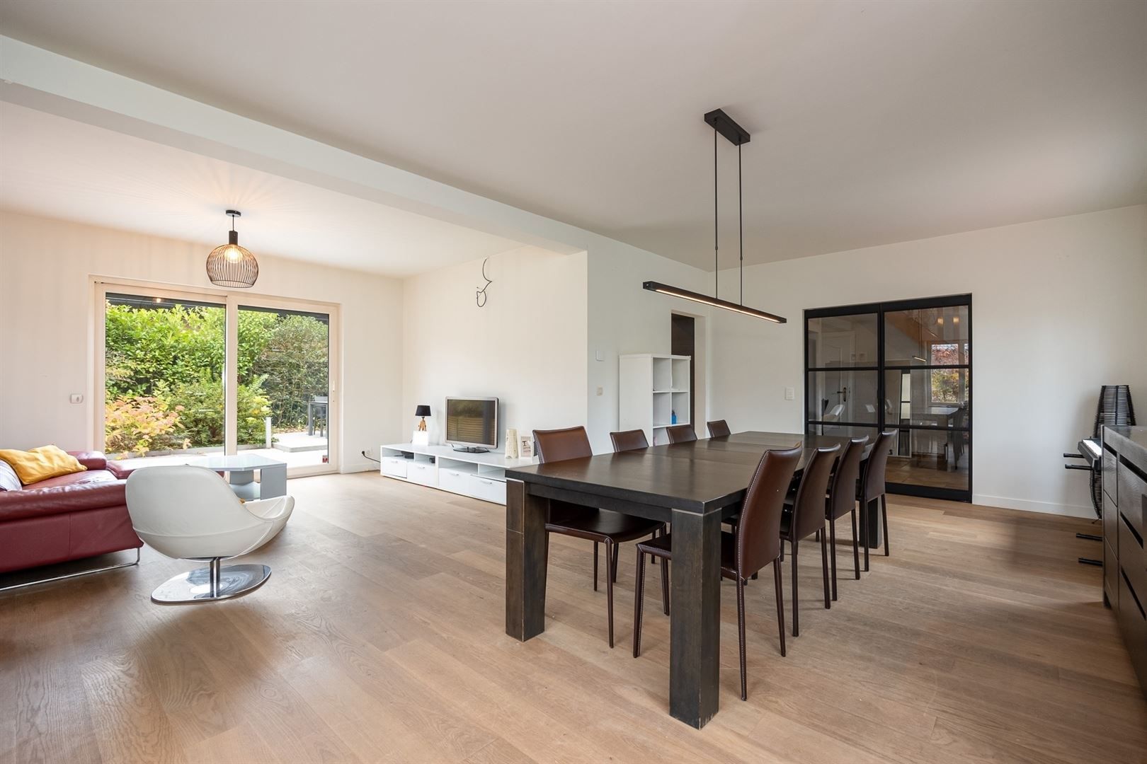 landelijke woning in verkeersluwe, rustige wijk te Humbeek foto 3