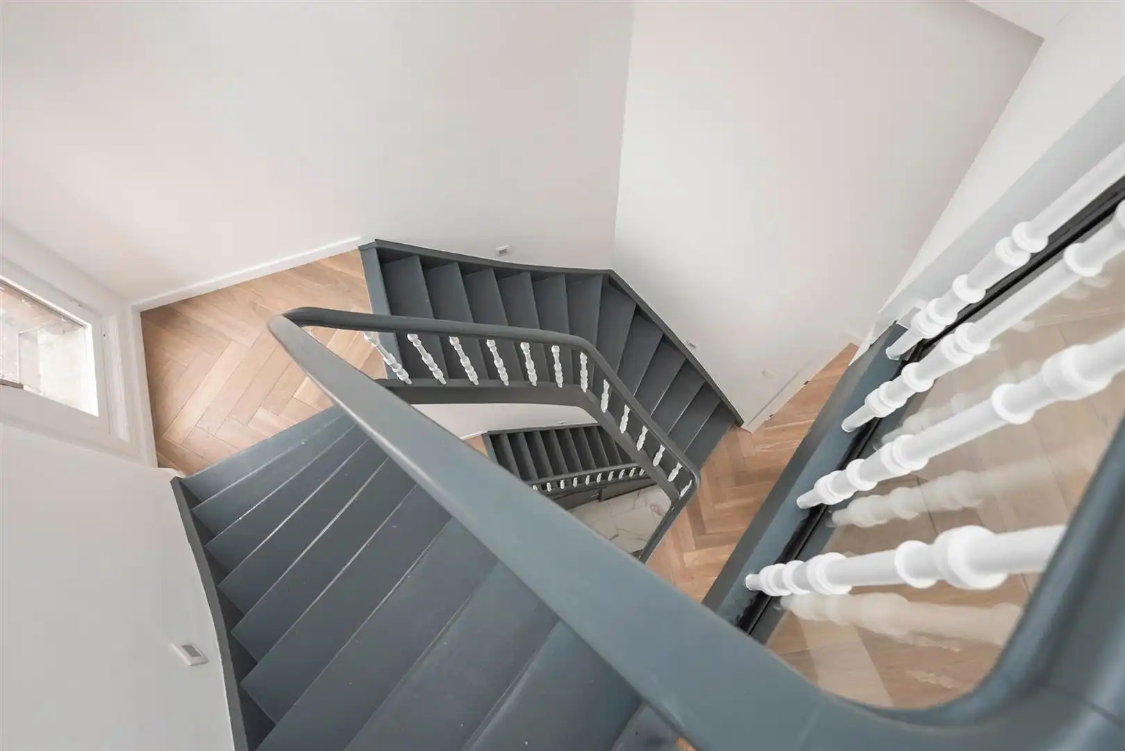 Majestueus burgerhuis met studio foto 32