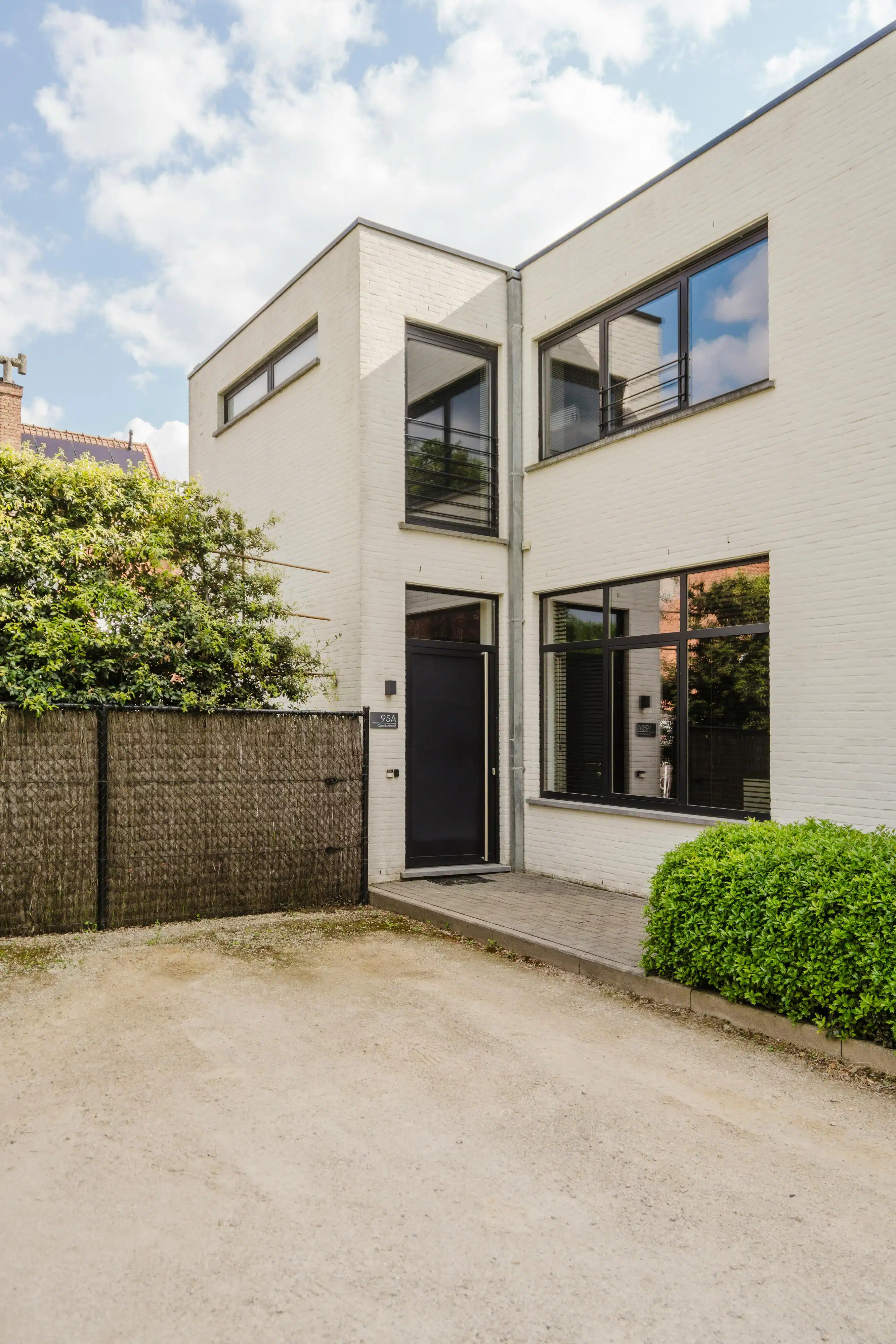 Architecturale woning met uniek loftgevoel in Kortrijk foto 22