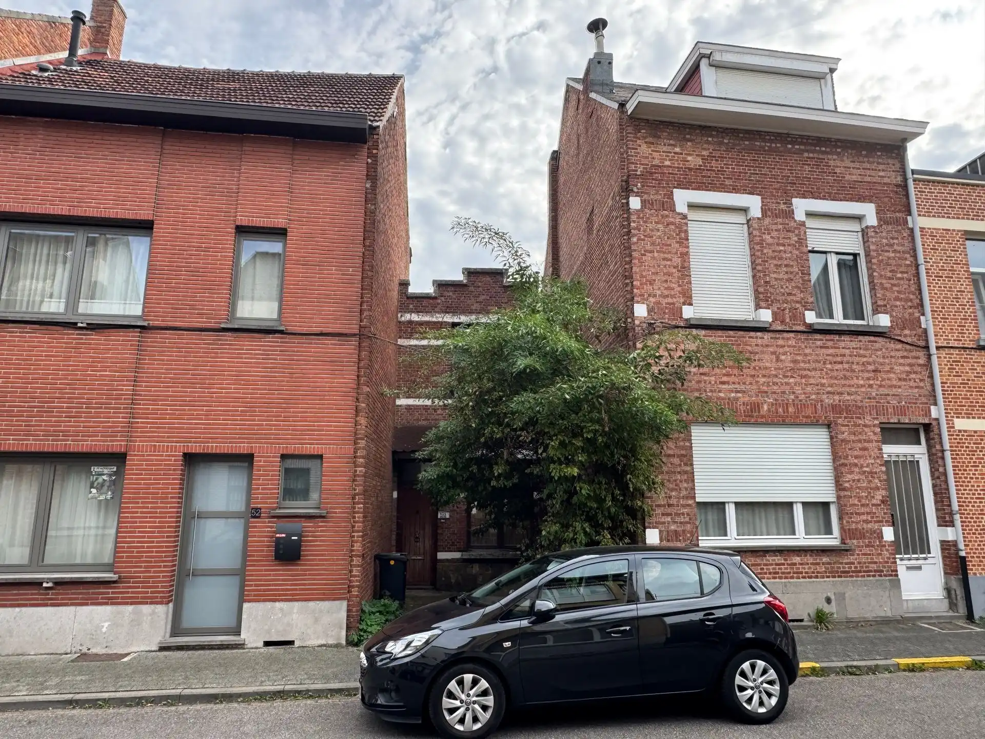 Hoofdfoto van de publicatie: Te renoveren woning