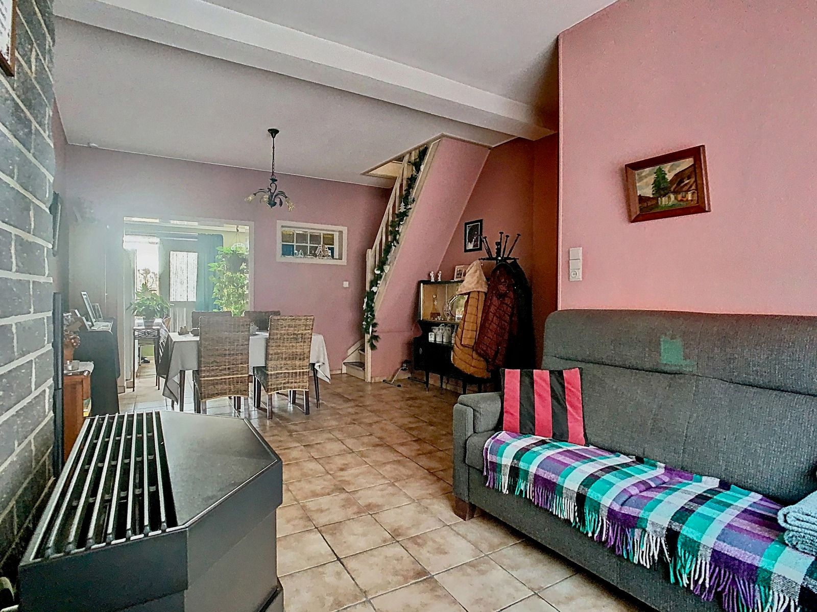 Centraal gelegen, Te renoveren Woning met 2 SLPK én Tuin! foto 5