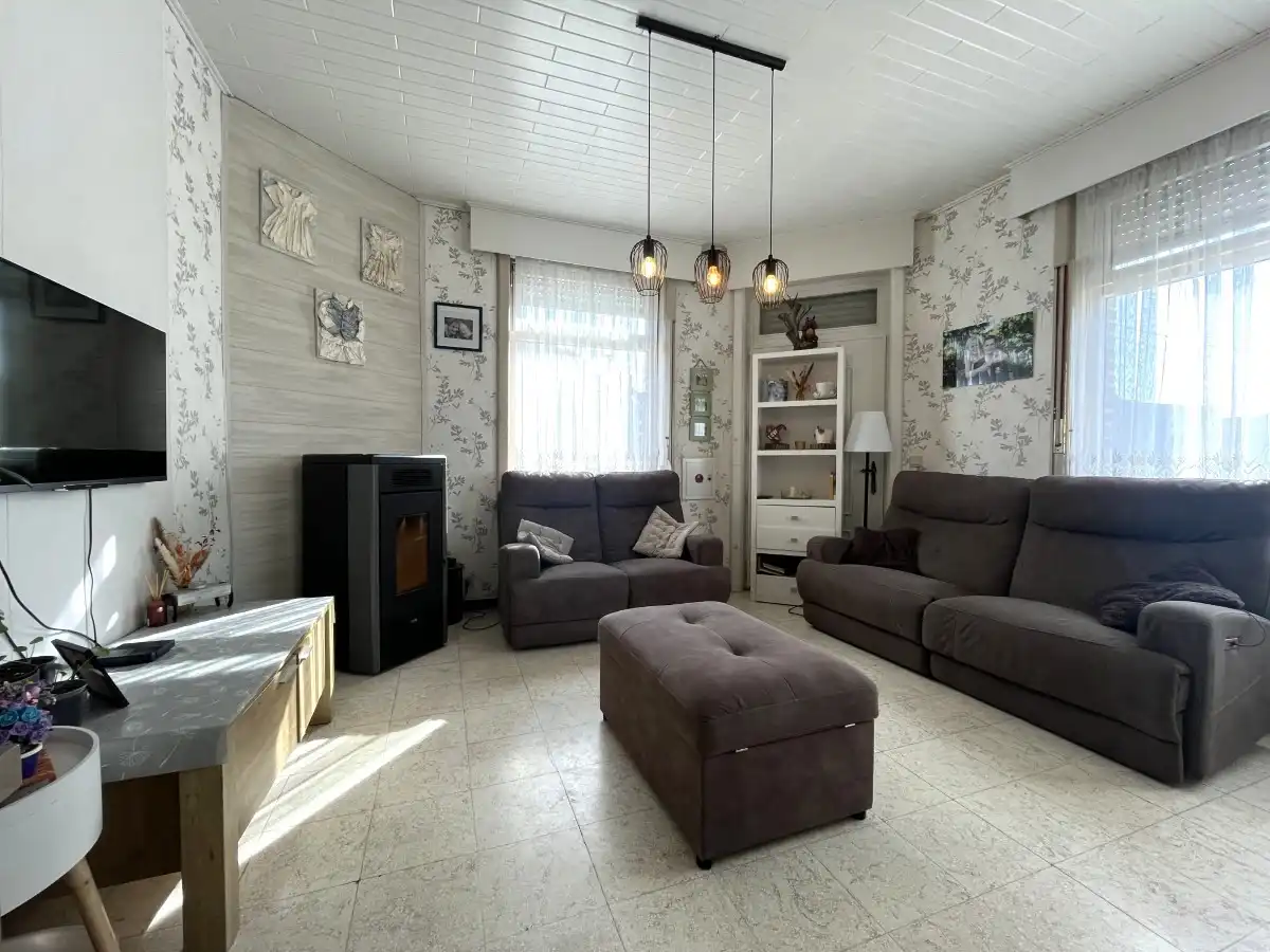 Passendale – Ruime hoekwoning met tuin, poolhouse en praktijkruimte foto 9