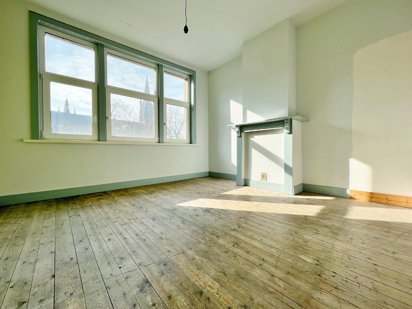 Rijwoning met 4 slaapkamers en koer  foto 13