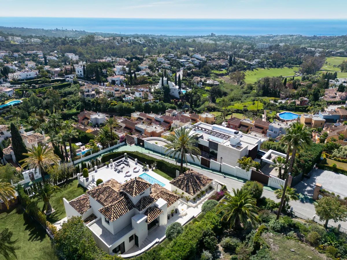 Stijlvolle luxe in Nueva Andalucía – adembenemende villa met uitzicht op La Concha en de Middellandse zee foto 19