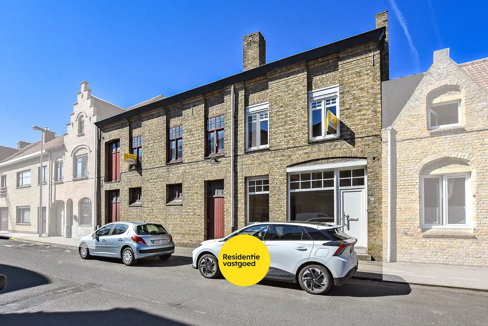 Charmante woning met opslagplaats in centrum Diksmuide op 248 m²! foto {{pictureIndex}}