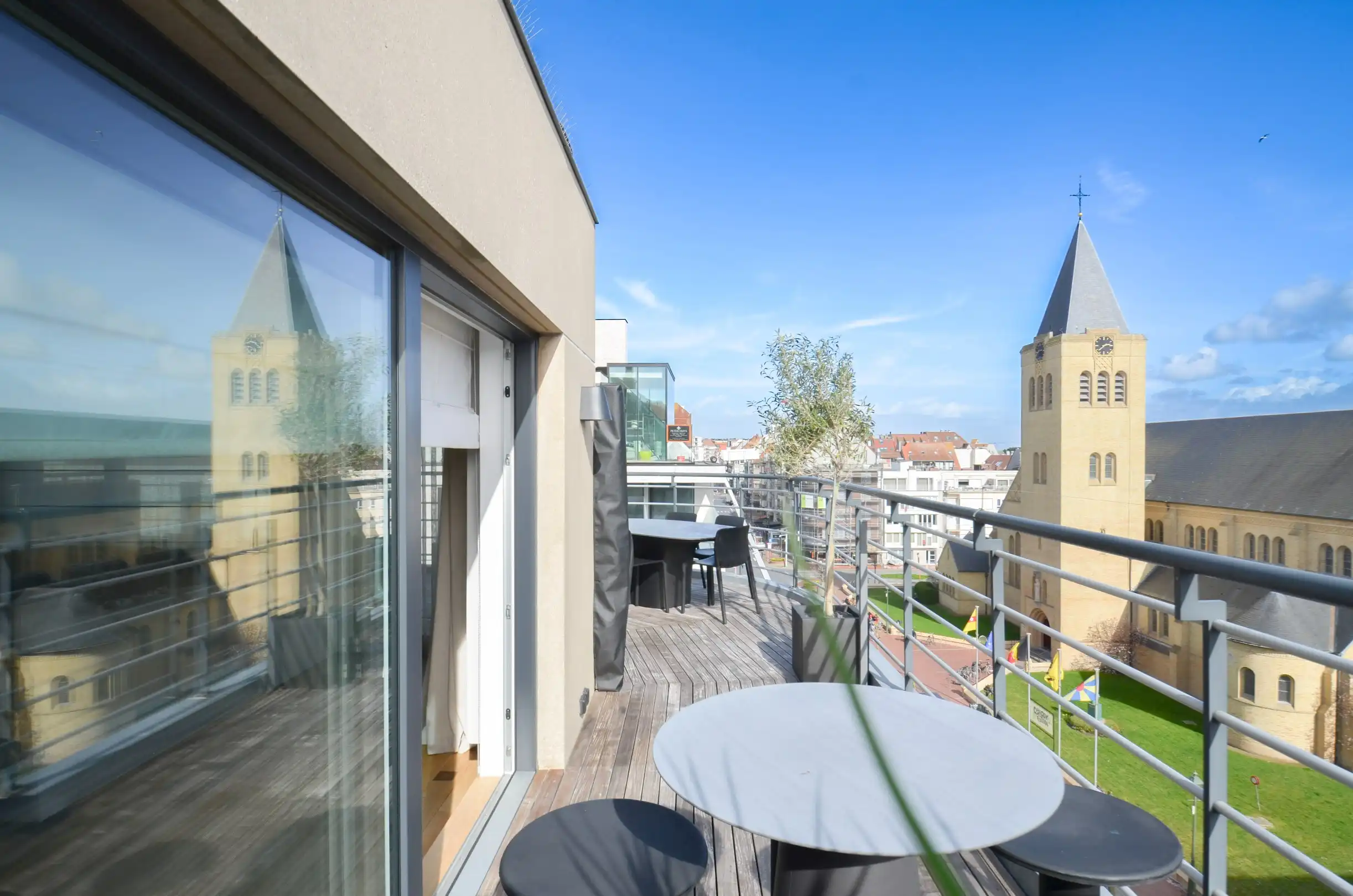 Uniek duplexappartement/penthouse met een weids uitzicht. foto 23