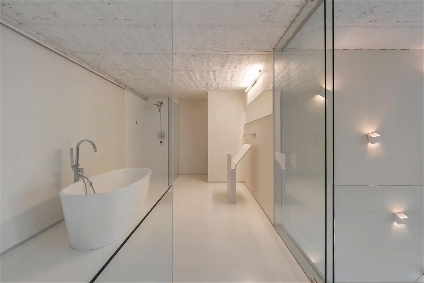 Trendy loft met 2 parkeerplaatsen foto 22