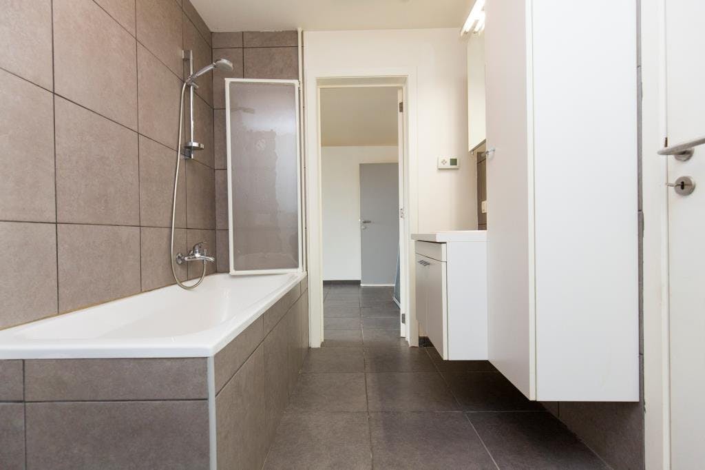 Ideaal starters of investeringsappartement te Kortrijk foto 6