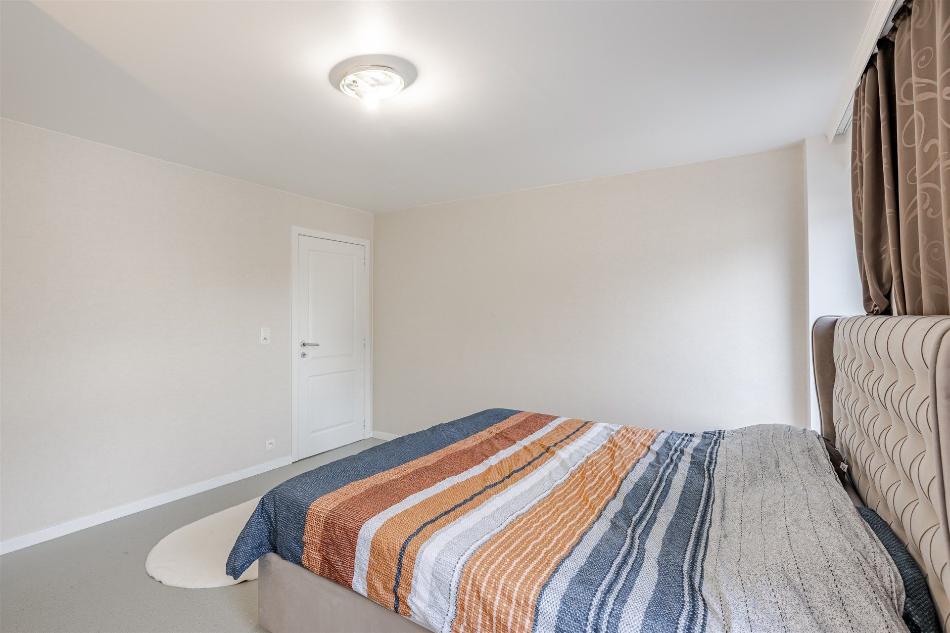 Ruime woning met 4 slks, tuin en garage foto 11