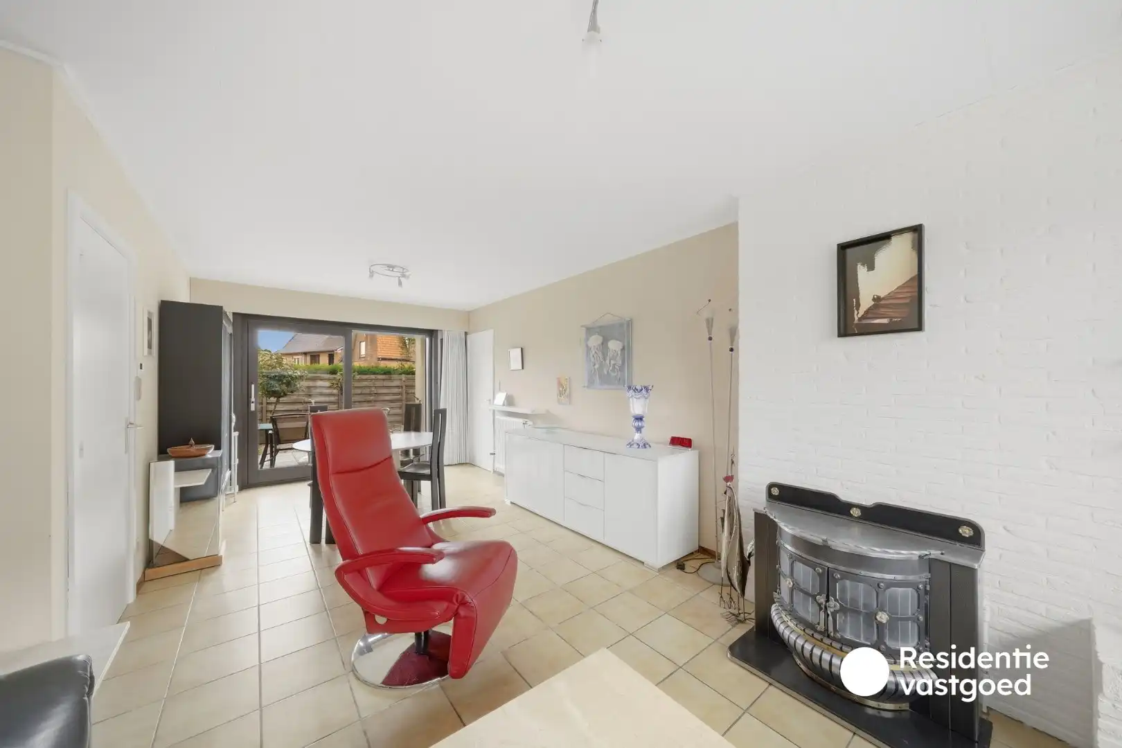 Ruime woning met garage in hartje Zandvoorde foto 4