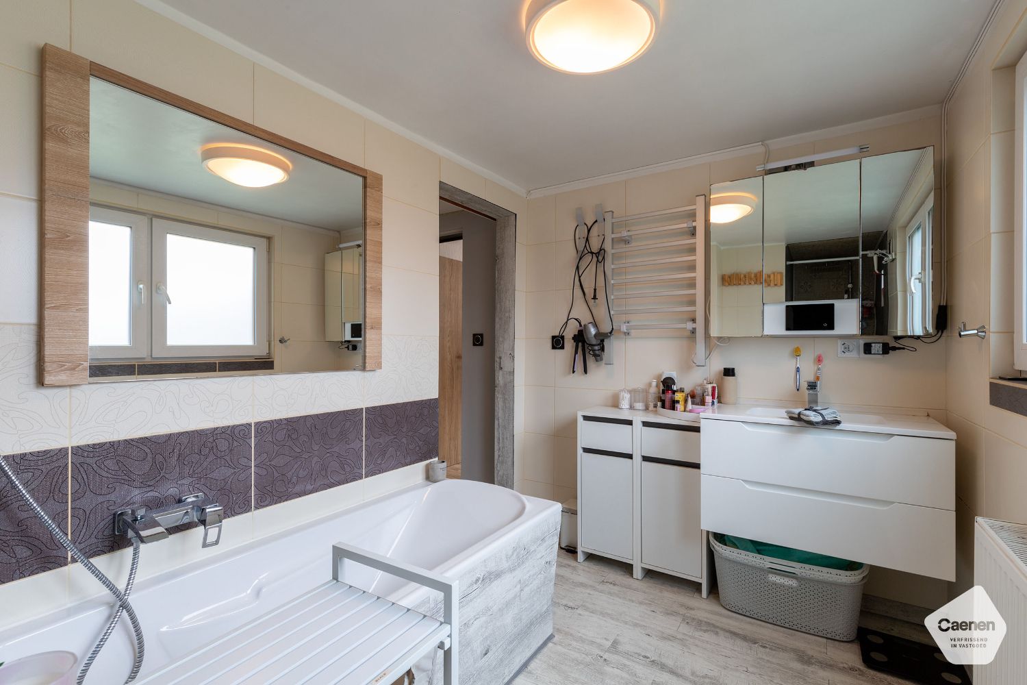 Energiezuinige en Veelzijdige half-open woning met 6 slaapkamers en GARAGE! foto 5