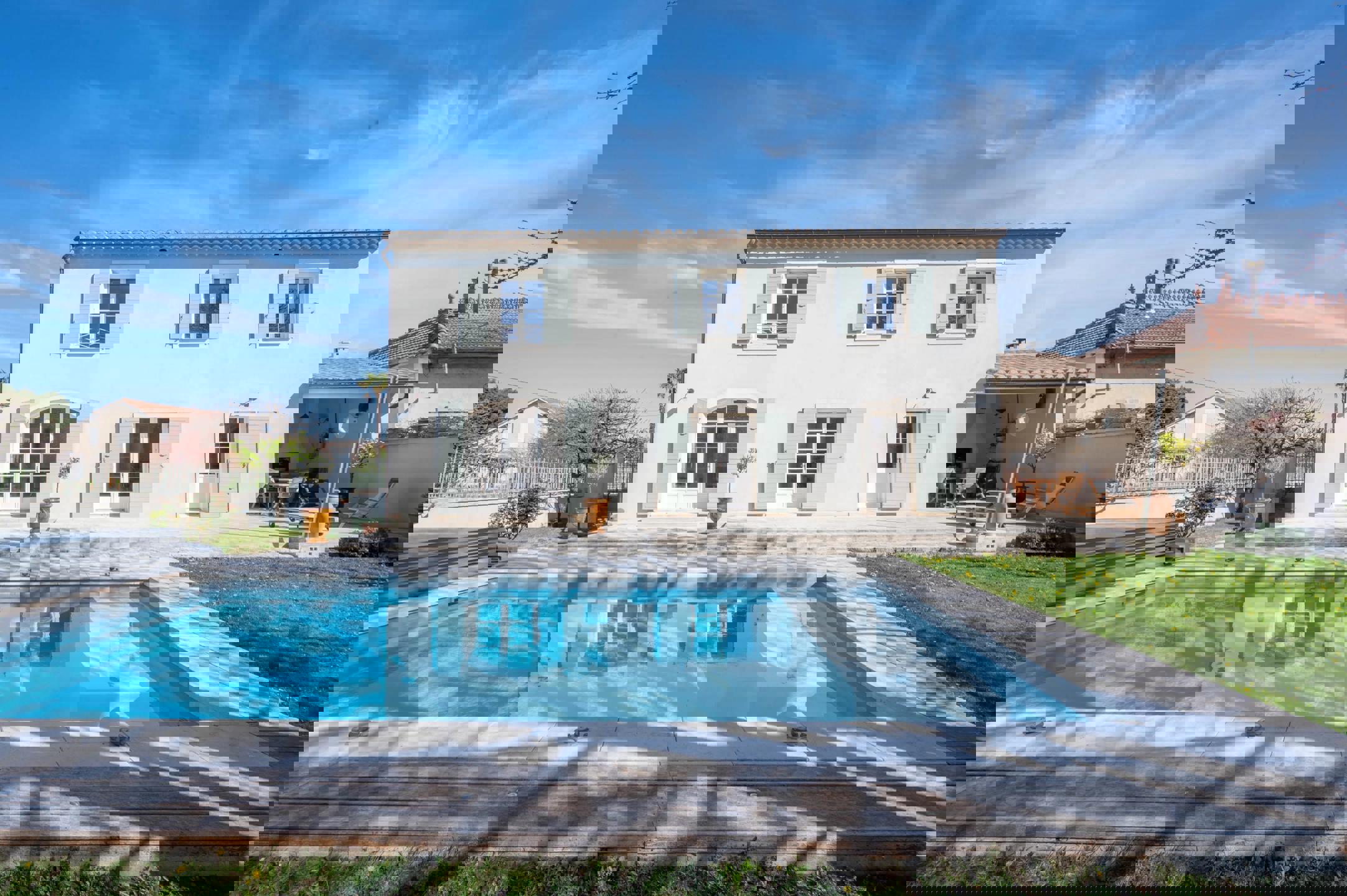 ()=>{if(producerUpdateValueVersion(node),producerAccessed(node),node.value===ERRORED)throw node.error;return node.value} 13210 St Remy De Provence