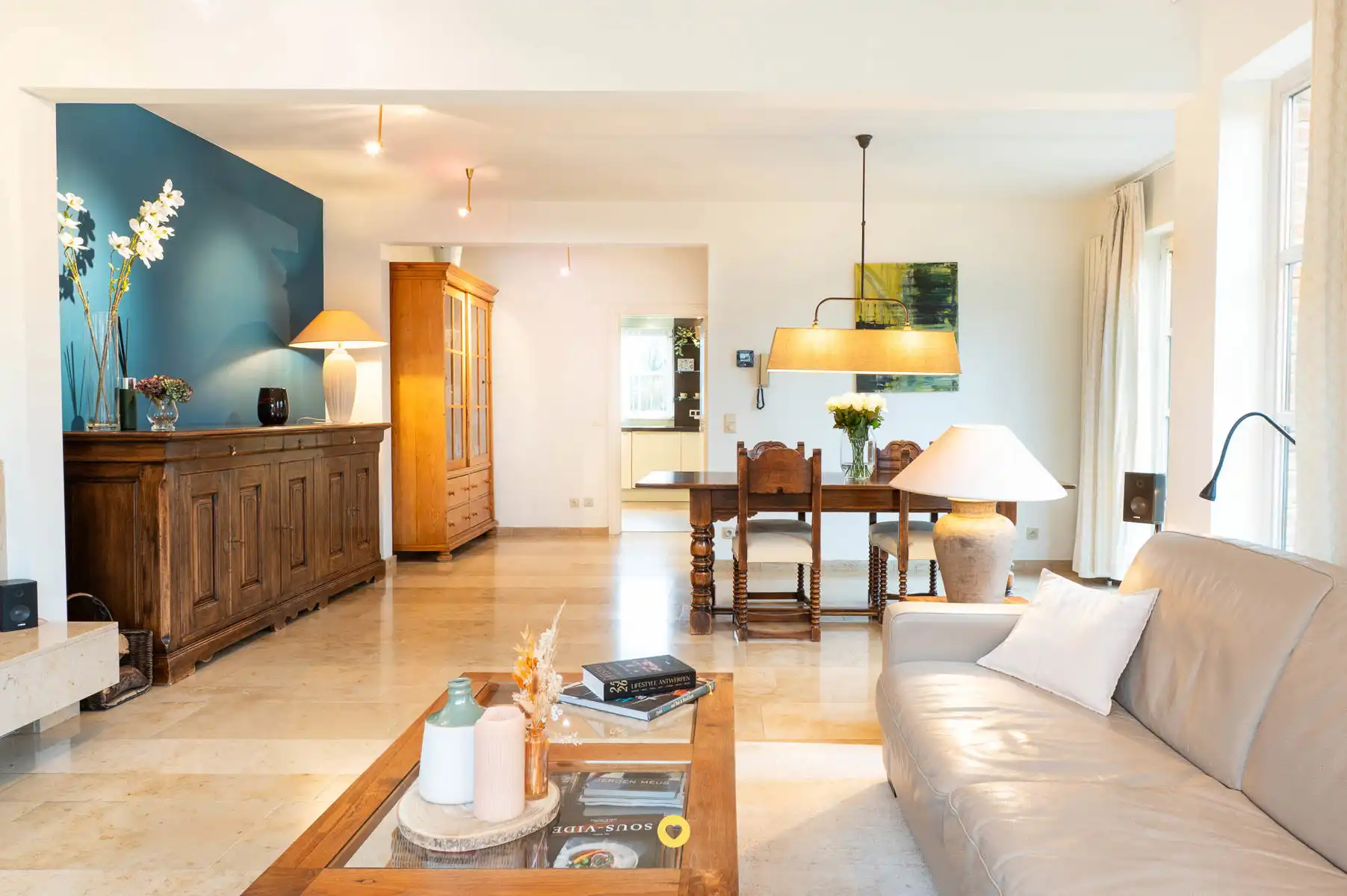 Instapklare & ruime HOB met 4 SLK's, garage en ZW tuin foto 3