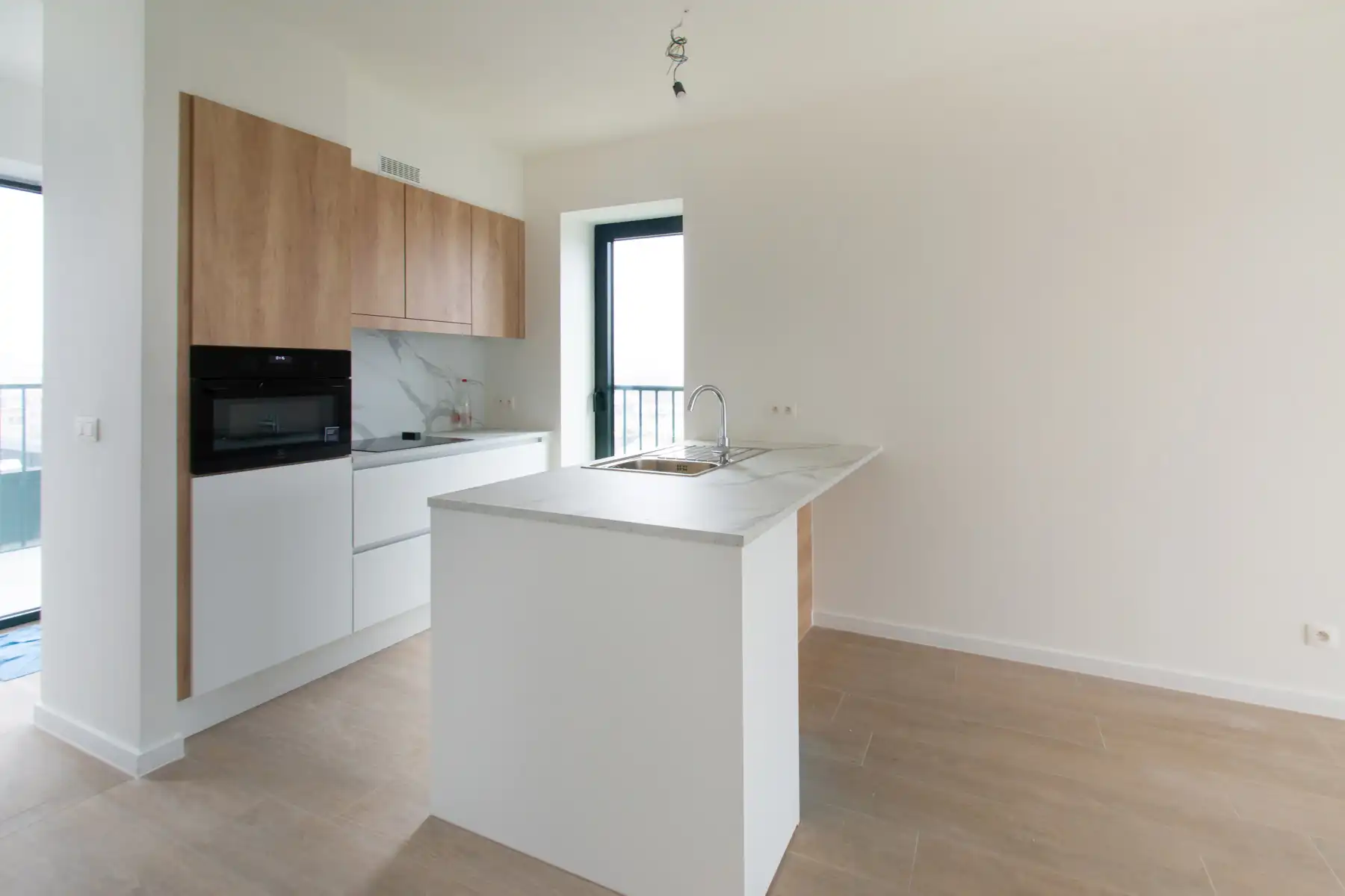 Prachtig Modern nieuwbouwappartement met 1slpk. en balcon foto 3