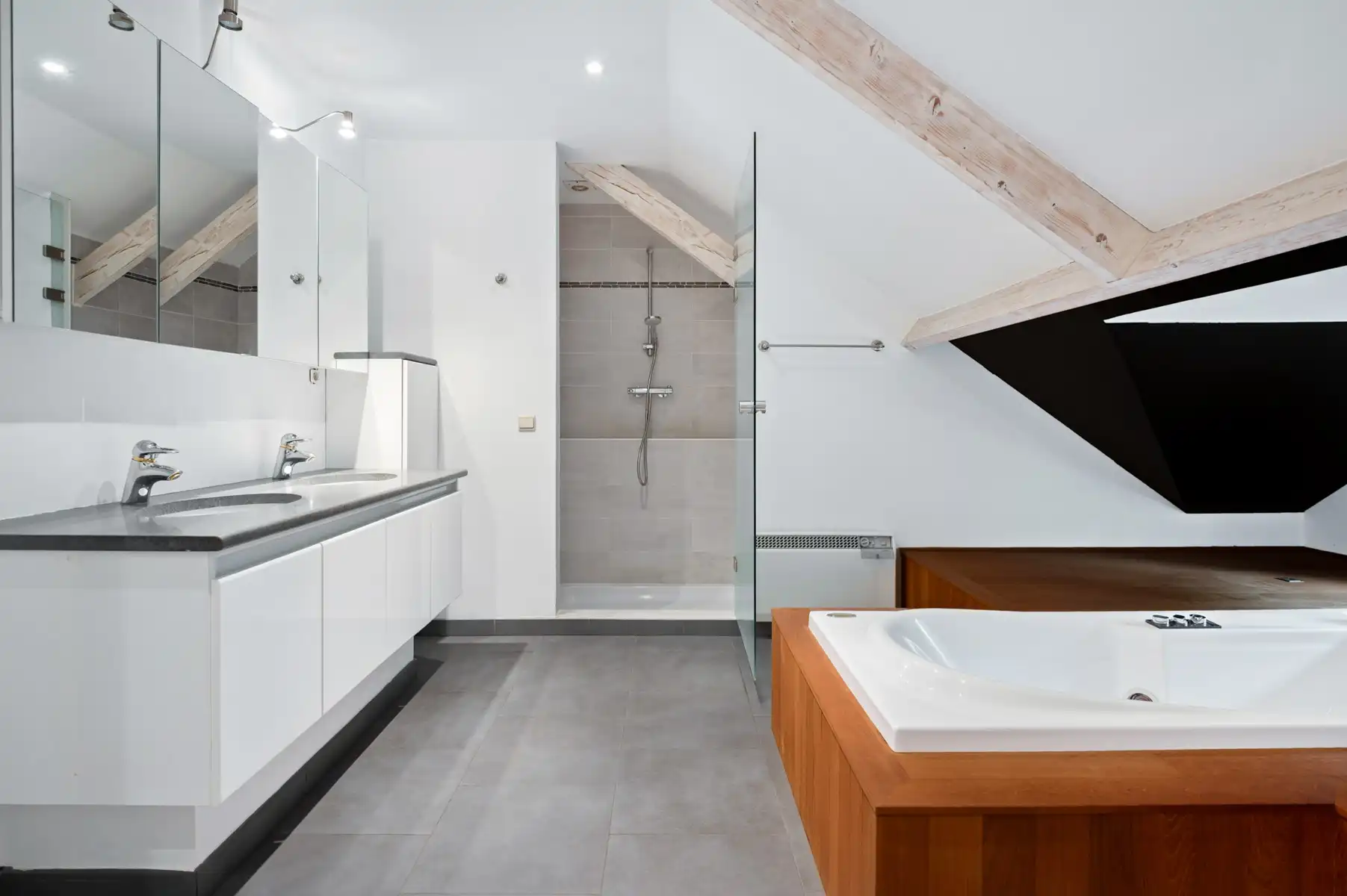 Exclusieve villa met parktuin foto 37