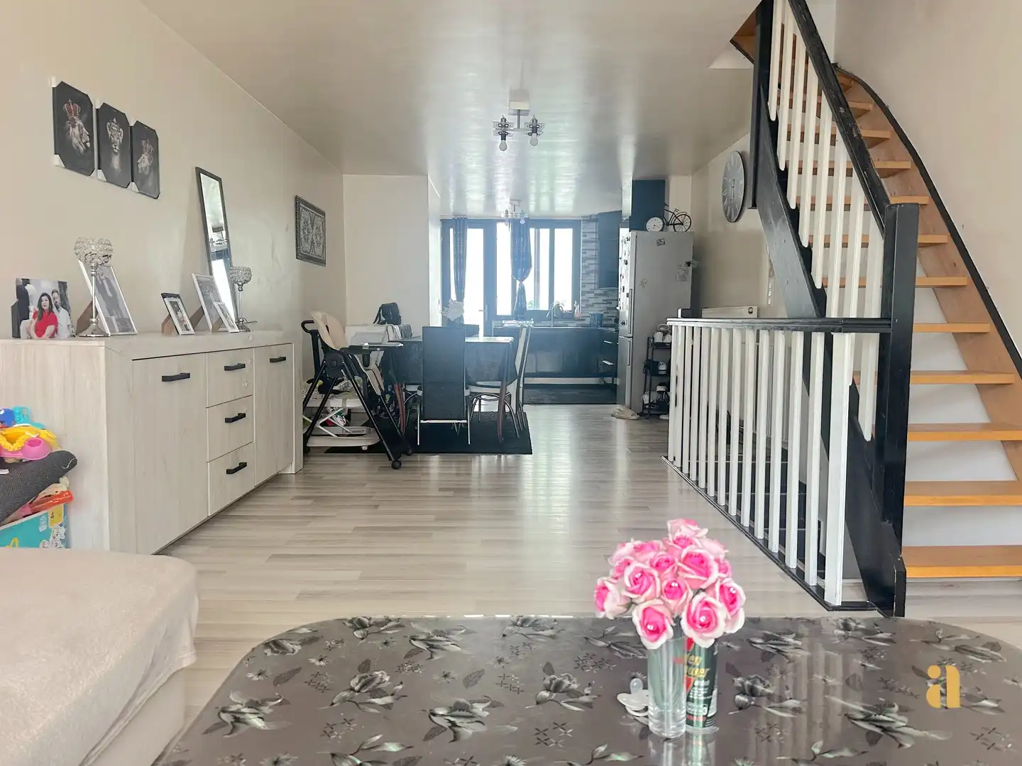 Woning met praktijkruimte of plek voor 2 gezinnen foto 18