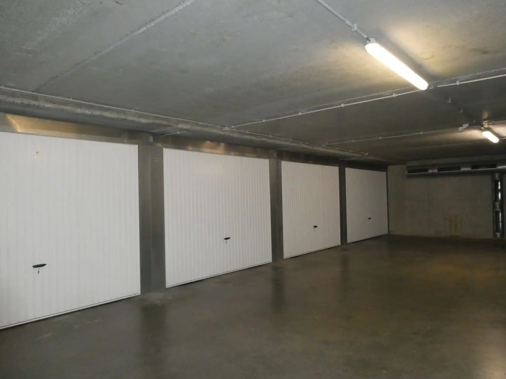 GESLOTEN GARAGEBOX foto 6