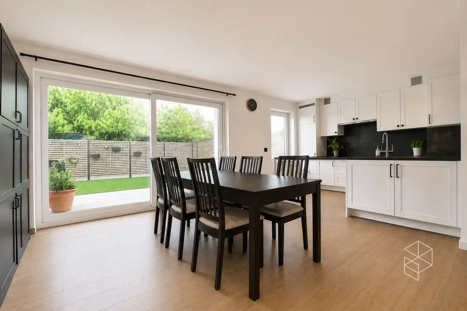 Recente (bj. 2024) royale woning &nbsp;met 3 grote SLPK en tuin op uiterst rustige locatie foto 5
