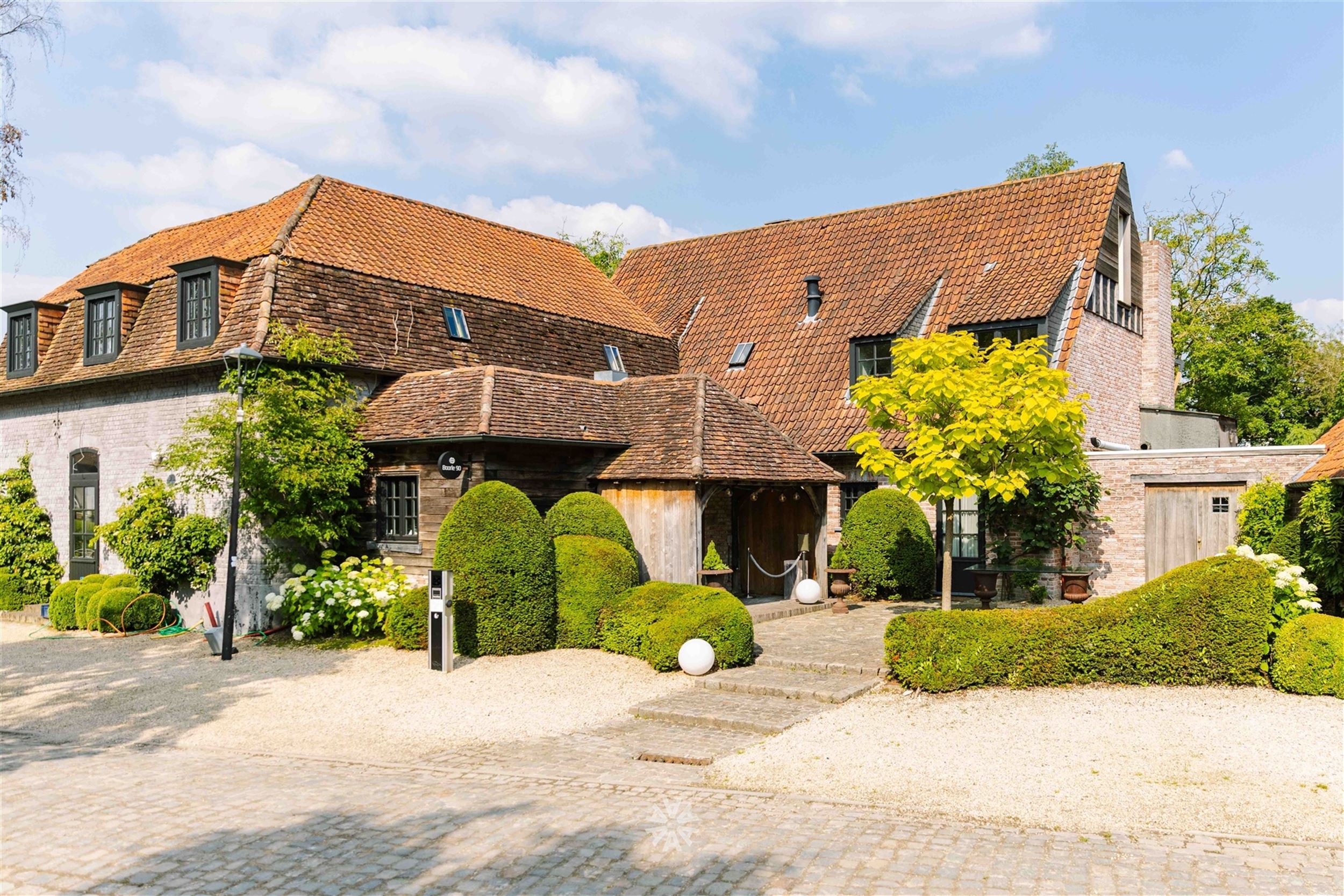 Exclusief restaurant met woonst aan de oevers van de Leie foto 2