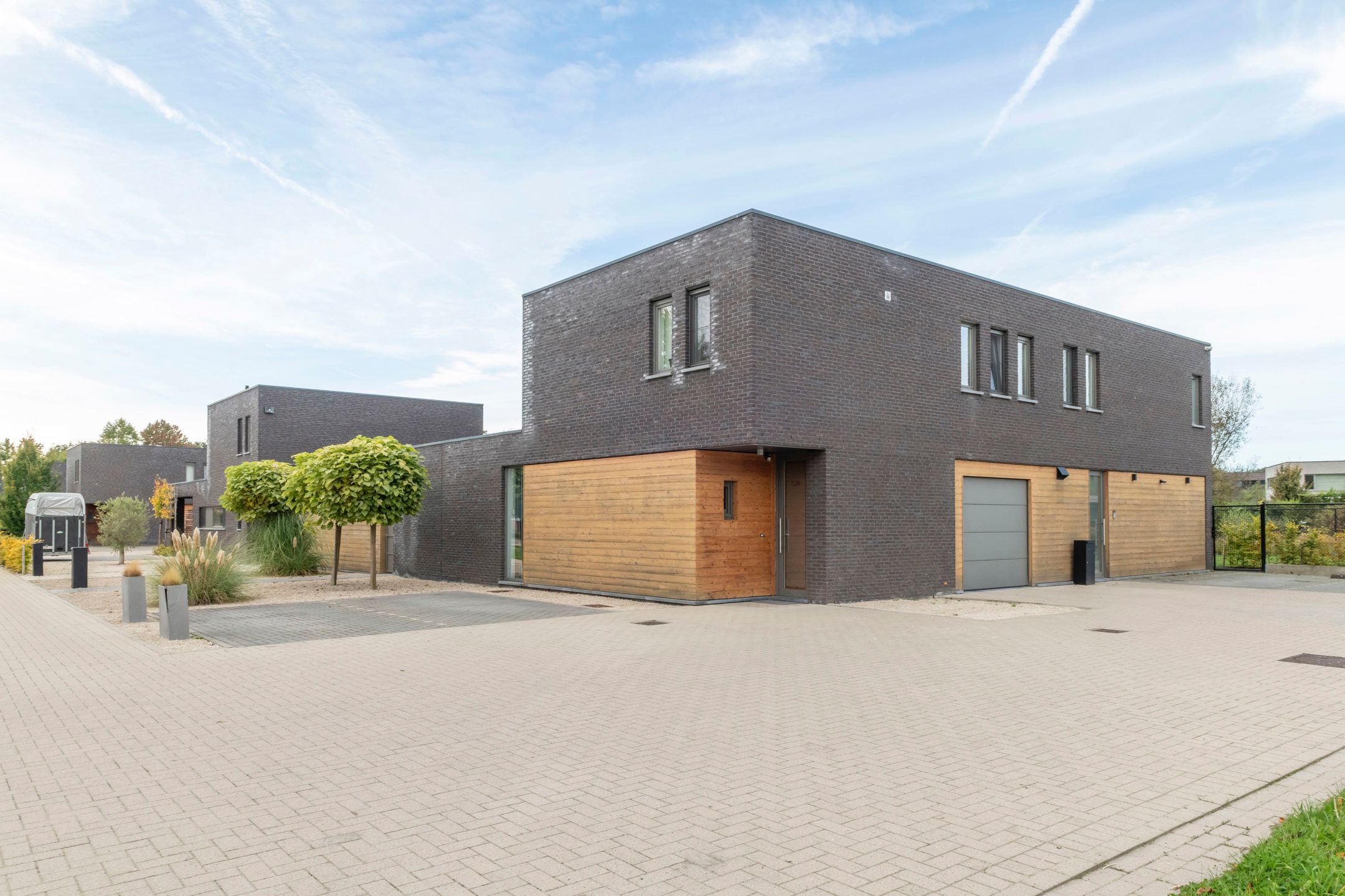 Moderne energiezuinige gezinswoning op toplocatie in Hasselt foto {{pictureIndex}}