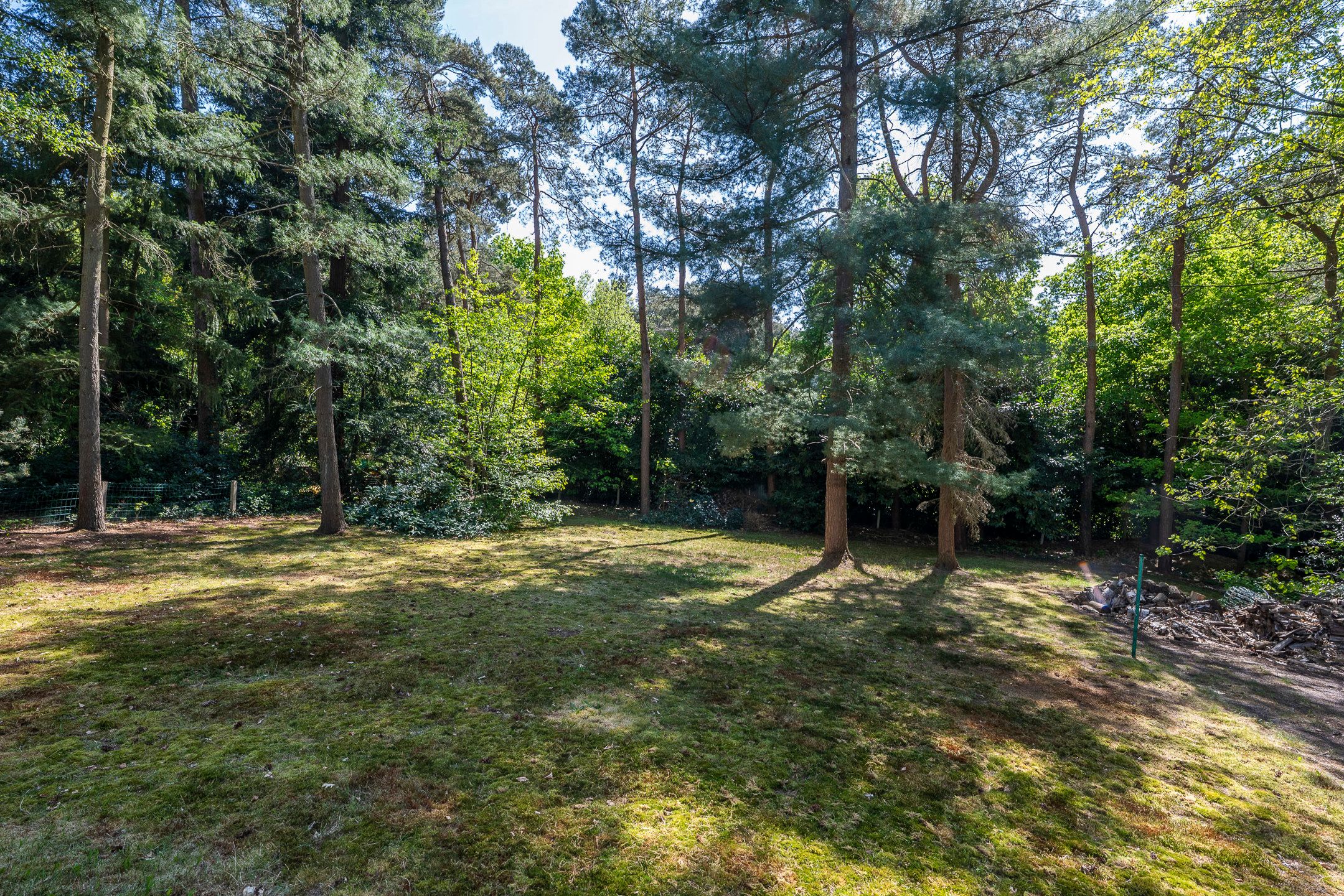 Unieke te renoveren villa op riant perceel foto 28