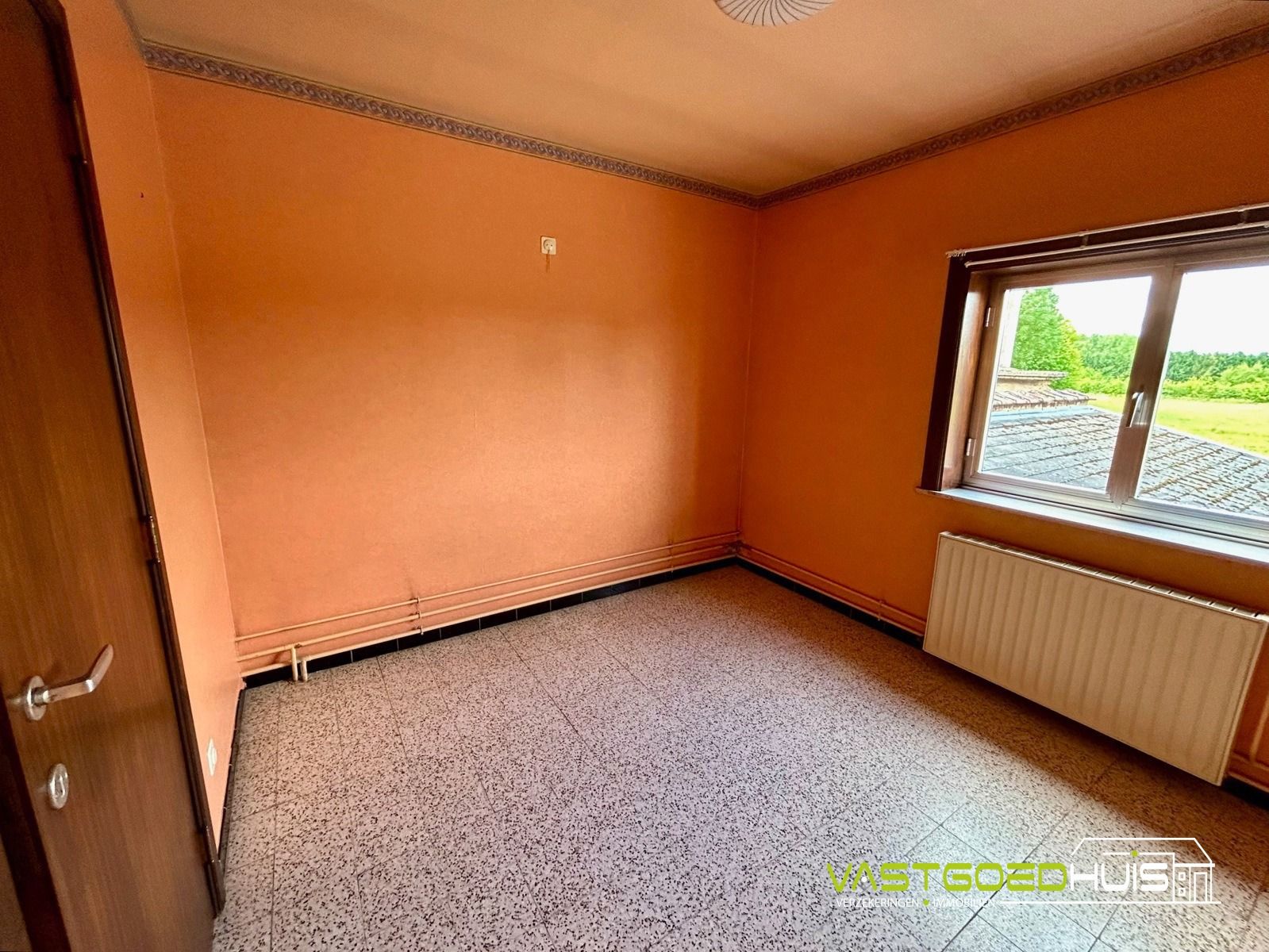 Karaktervolle, te renoveren 3-gevelwoning met tuin foto 20
