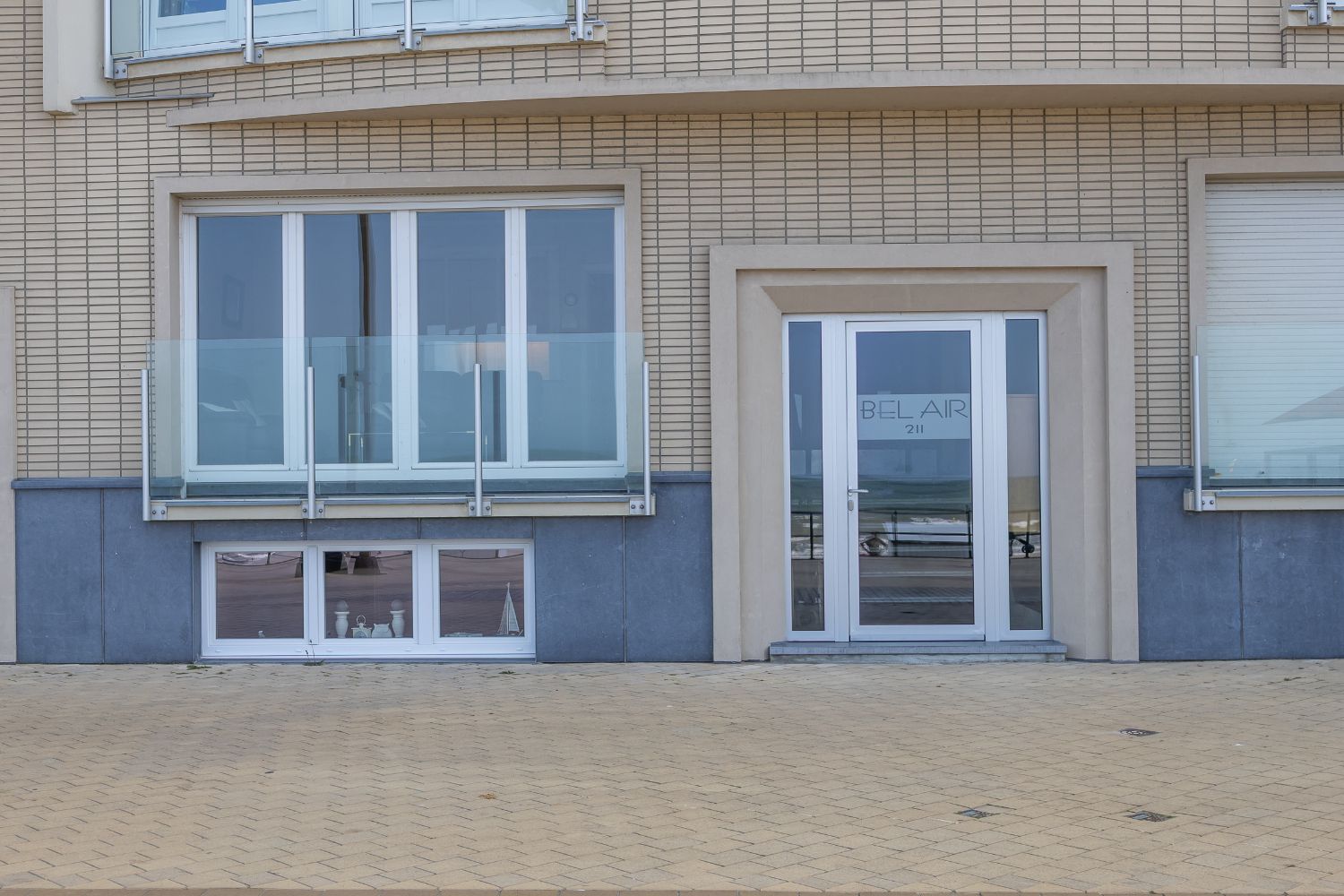 Instapklaar appartement met frontaal zeezicht te koop in Middelkerke foto 6