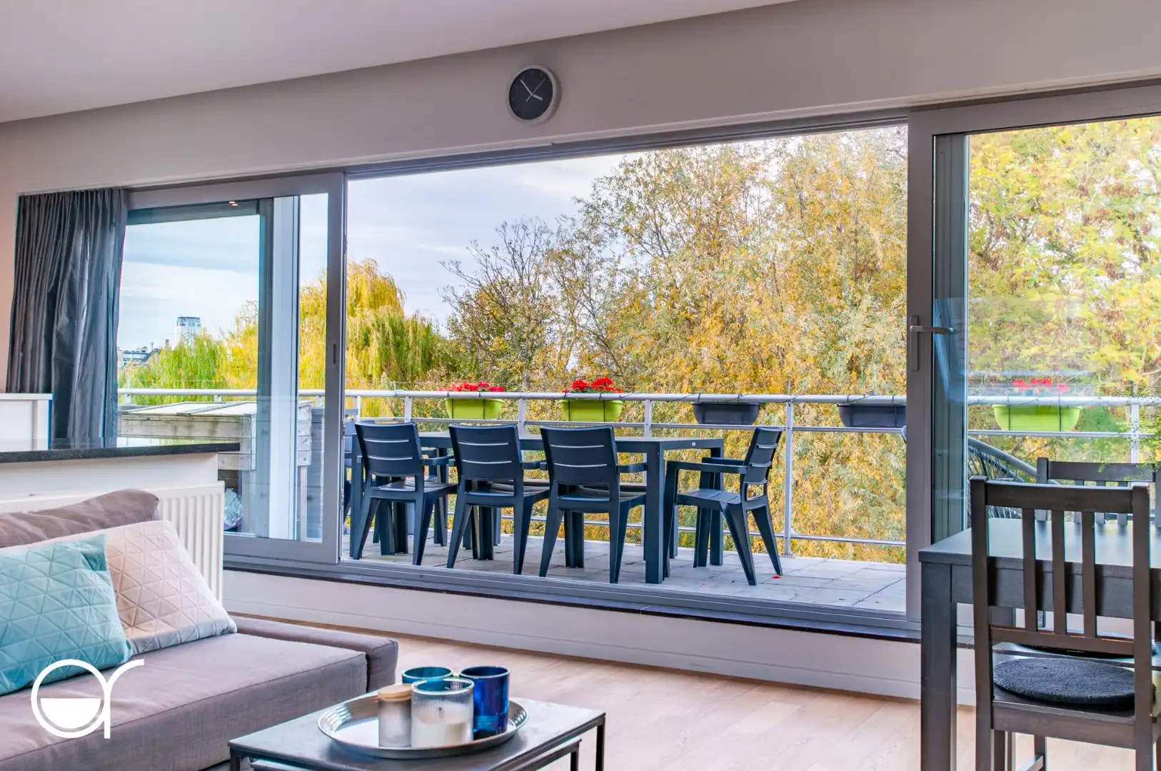 Lichtrijk één-slaapkamerappartement op de derde verdieping met prachtig uitzicht foto 6