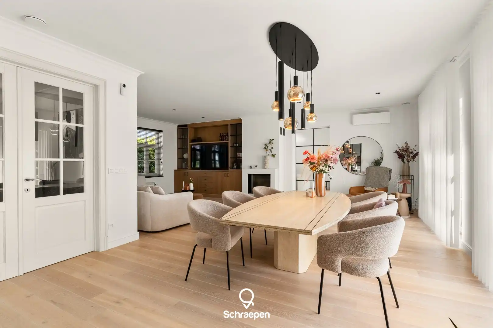 Hoogwaardig afgewerkte villa met zwembad op zuidelijk perceel van circa 8,5 are te Hasselt! foto 6