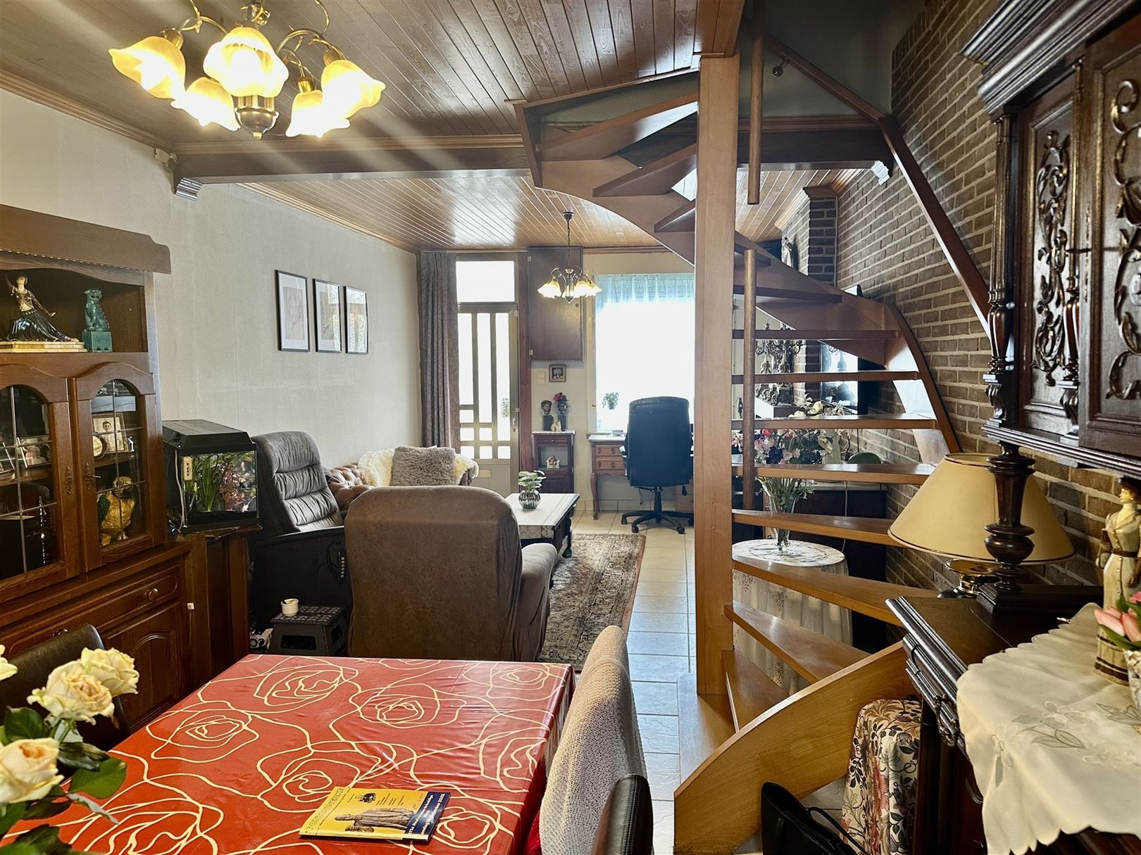 Te renoveren rijwoning te Eine. foto 5