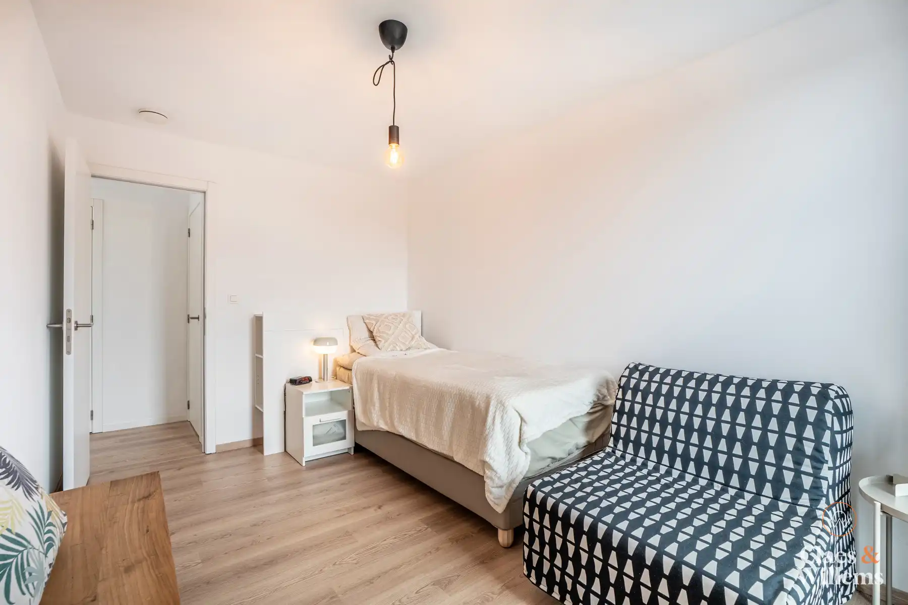 Prachtige recente woning op ideale locatie te Halle foto 16