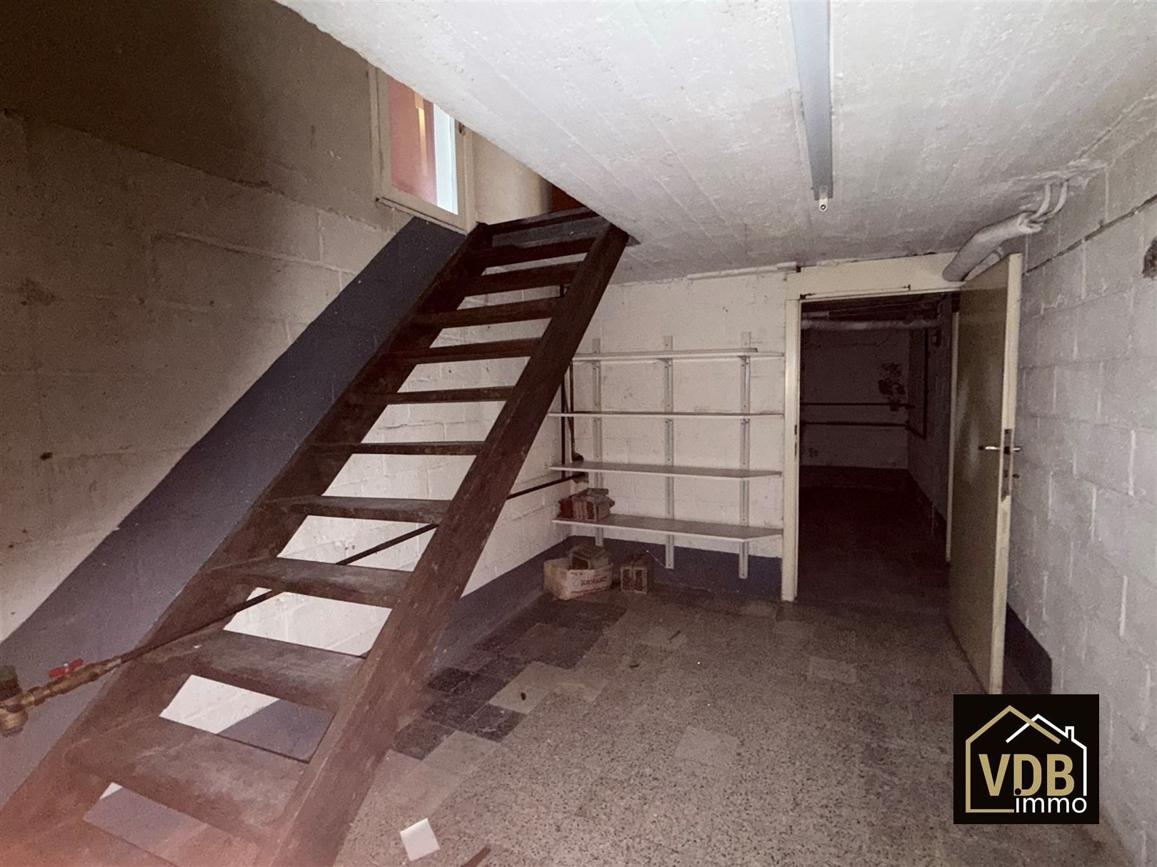  WONING MET 3 SLAAPKAMERS EN MEERDERE GARAGES foto 55