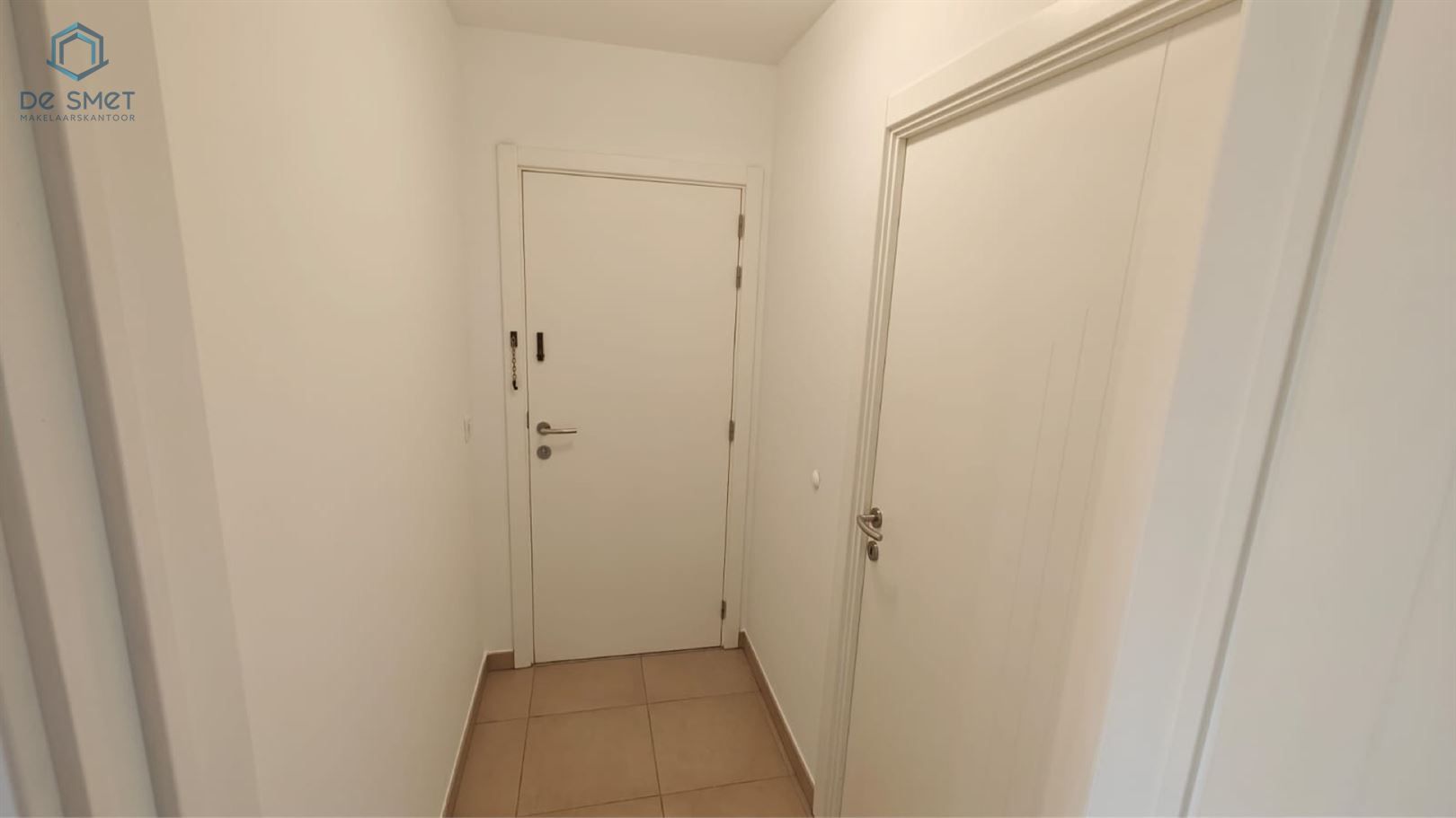 Nieuw te koop in Halle Instapklaar 1-slaapkamerappartement met ruime garagebox! foto 8