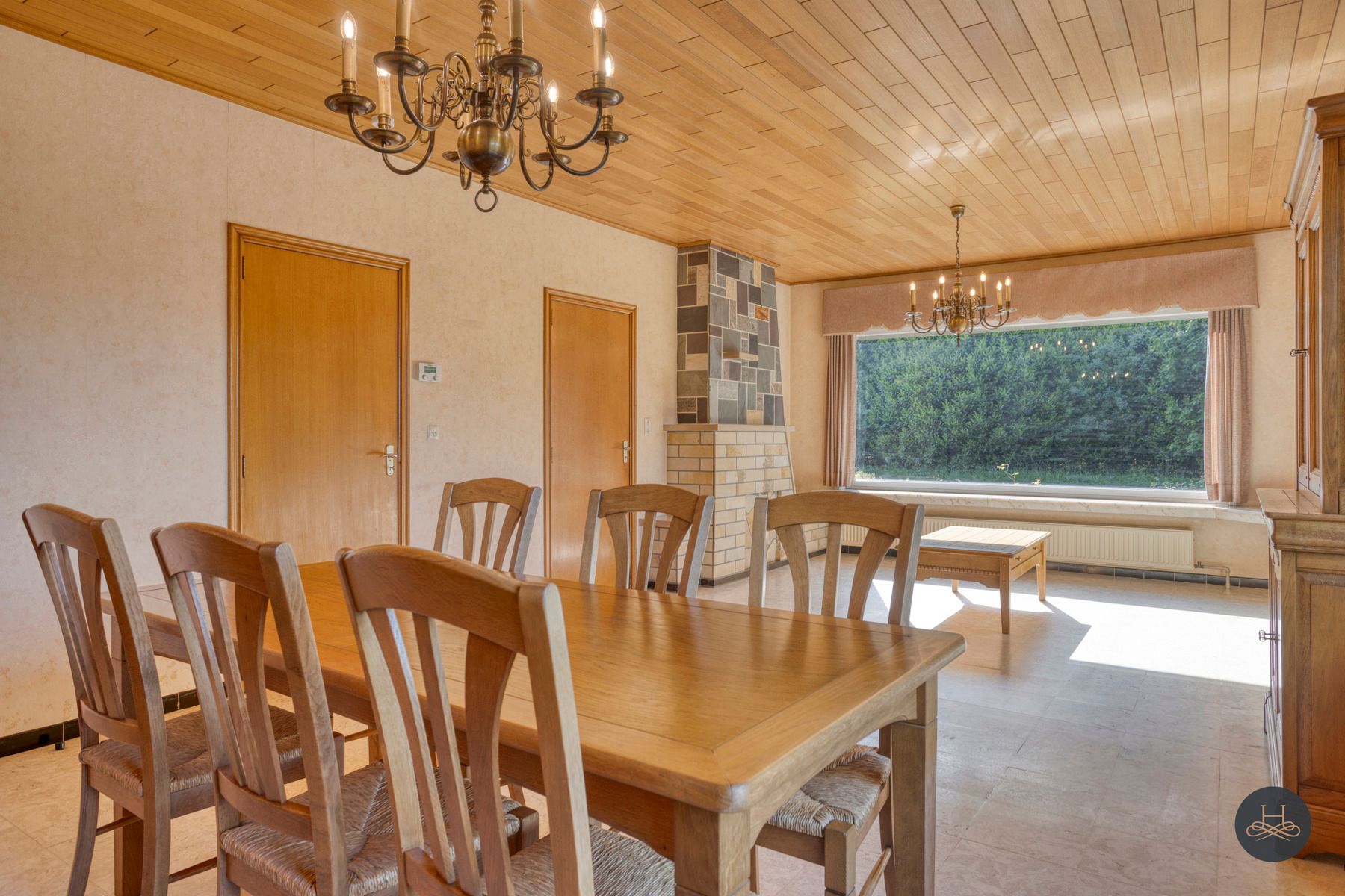 Charmant ruime renovatiewoning gelegen op een enorm perceel foto 11