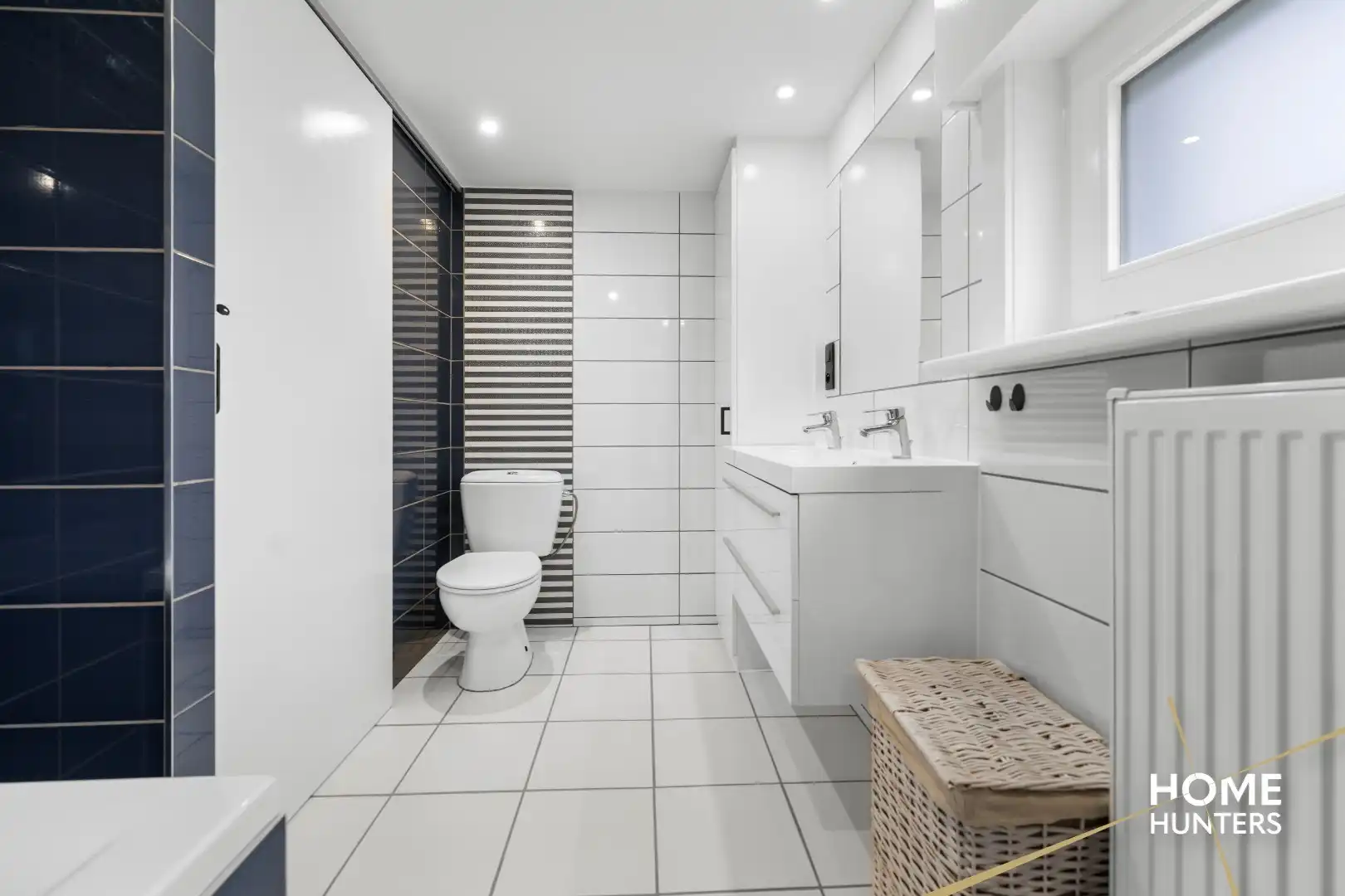 Gerenoveerde woning met 3 slaapkamers, zonnige tuin en een garage foto 19