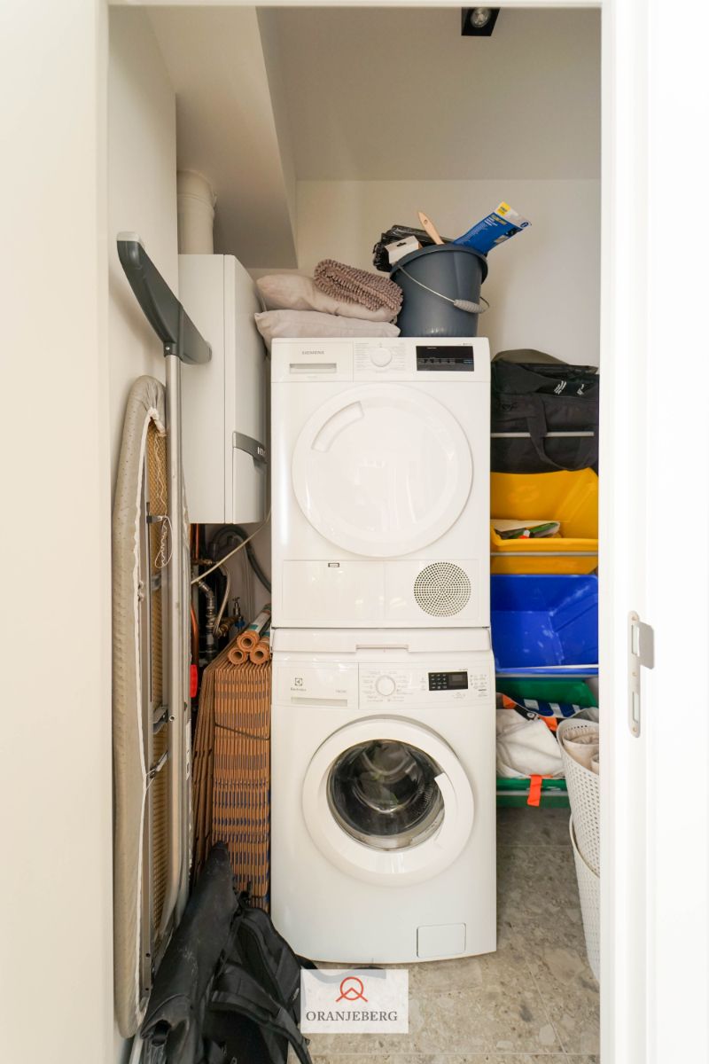 Lichtrijk en gerenoveerd 2 slpk appartement met terras foto 15
