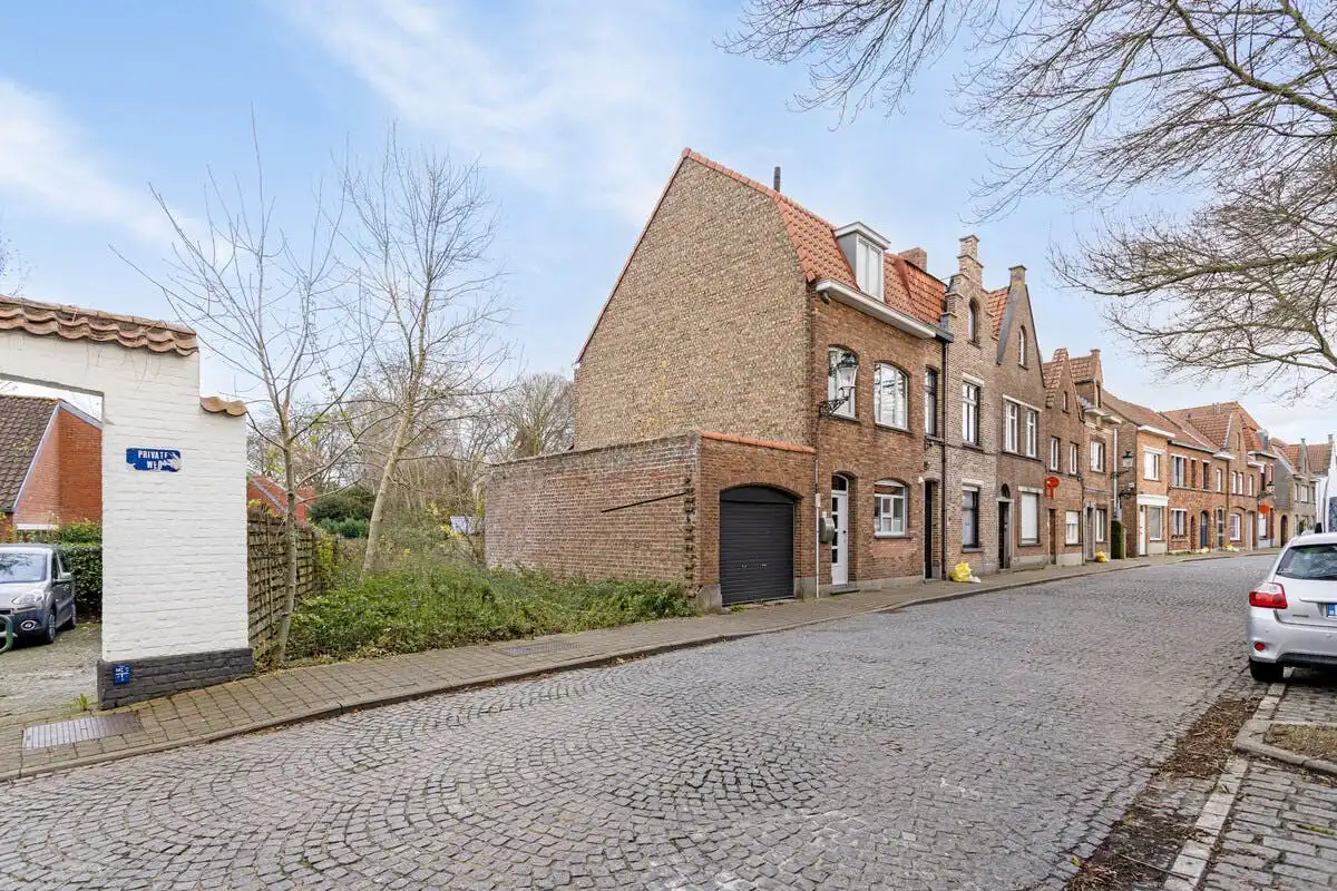 Uniek lot grond in centrum Brugge met zicht op de Kruisvest foto 3
