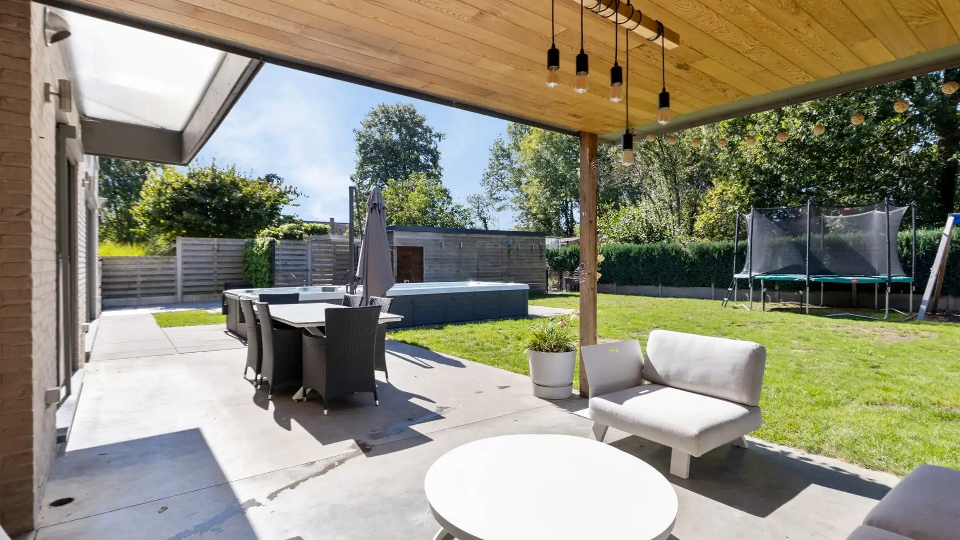 Recente ruime woning met 4 slpks, zwemspa & mooie tuin op 7,2a te Rotselaar foto 23