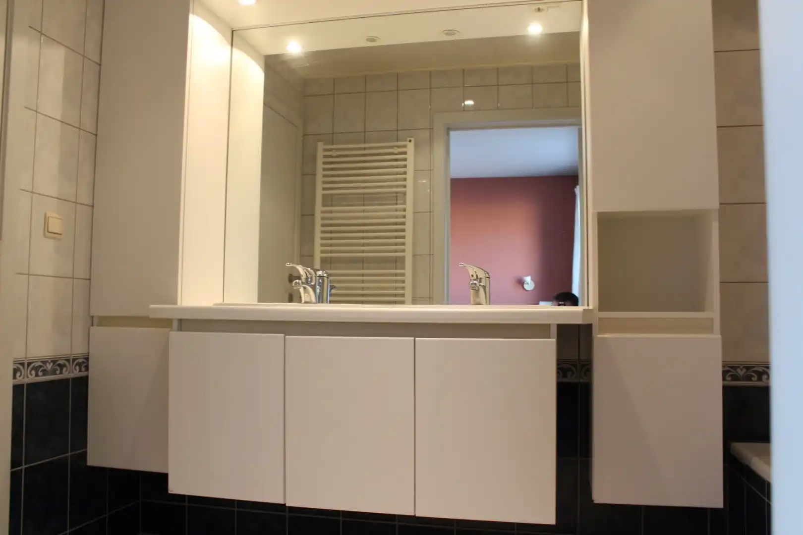 Lichtrijk duplex appartement in hartje Zonhoven (3slpk, 2badk, 2 parkings) foto 6