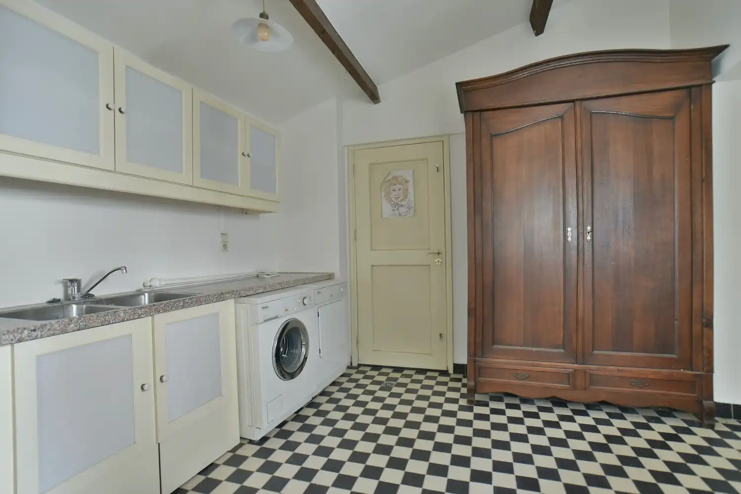 Karaktervolle hoeve met schuur, binnenkoer en prachtige tuin vlakbij Maastricht foto 21