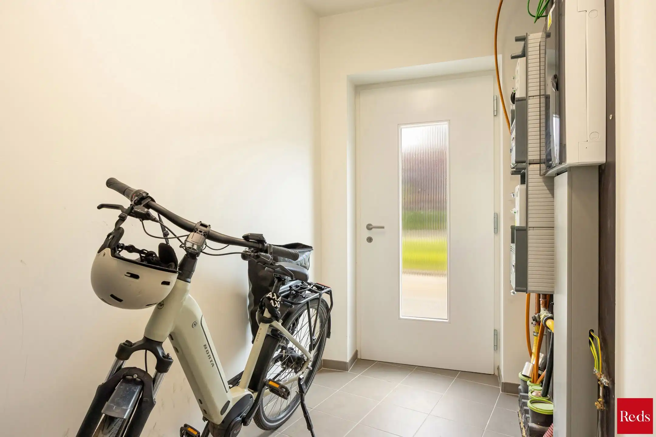 Duplex appartement met twee slaapkamers en tuin foto 16