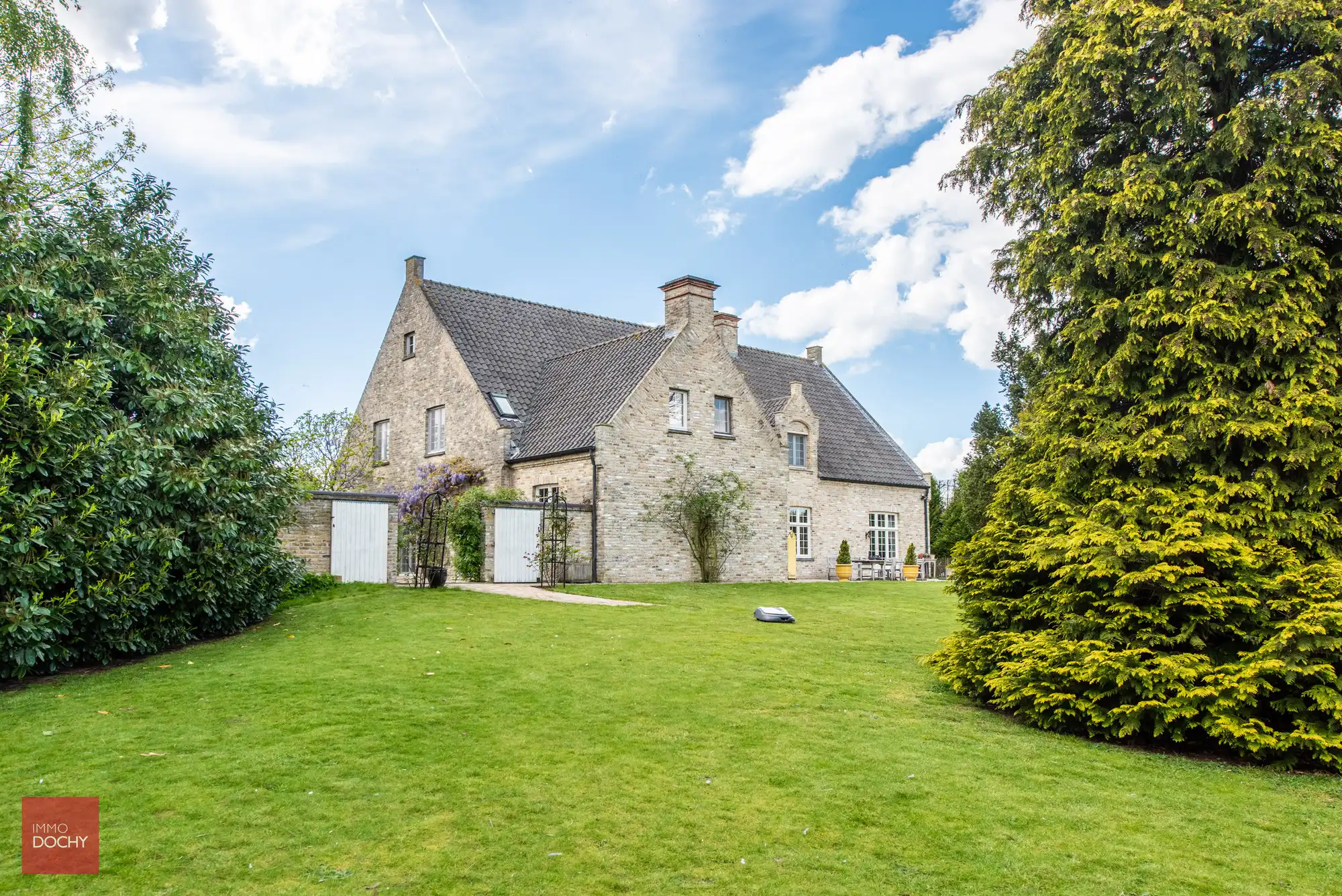 Zeer goed onderhouden ruime villa foto 4