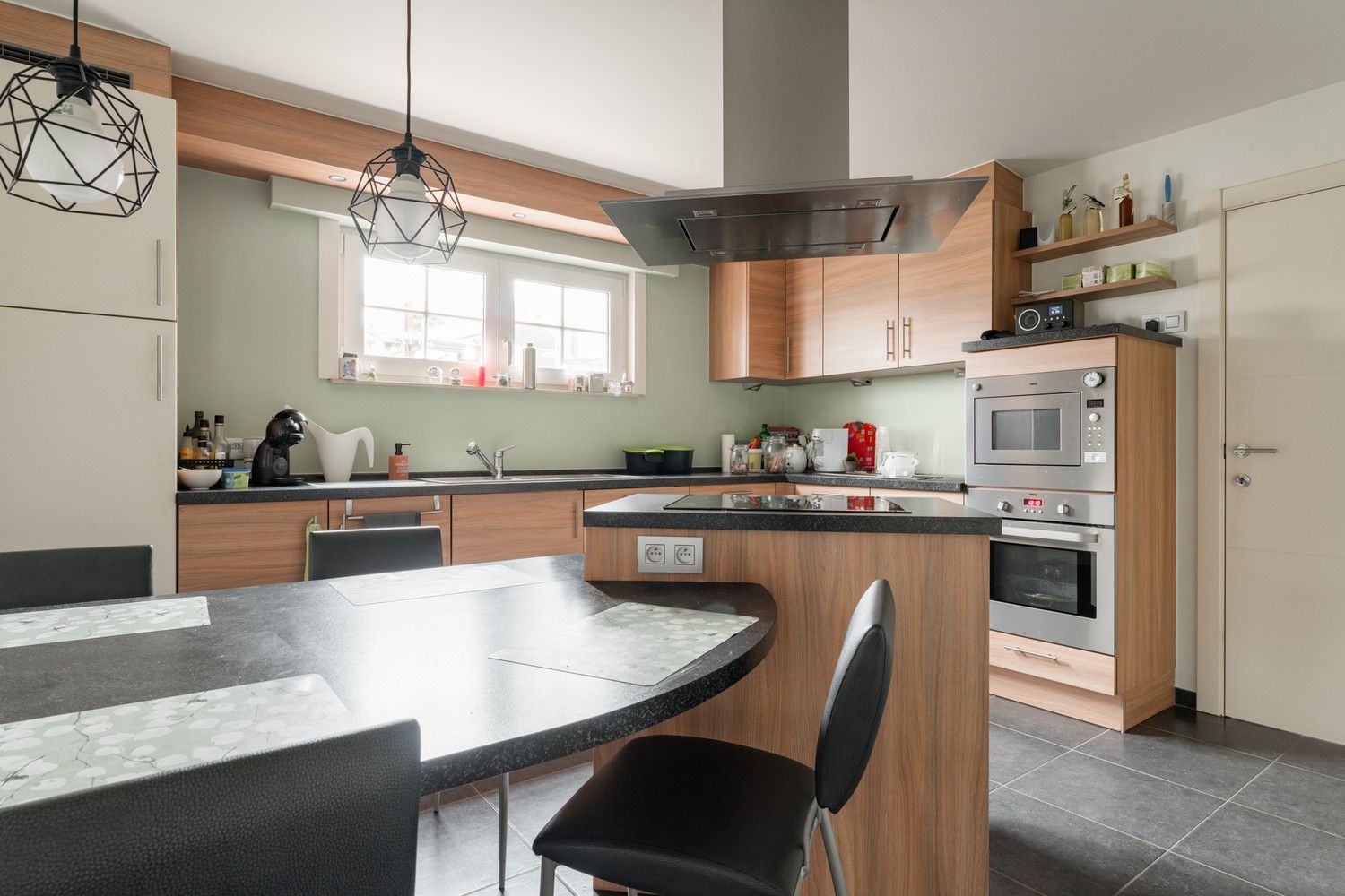 Rustig gelegen 3 SLK woning in een doodlopende straat tussen de weilanden! foto 7