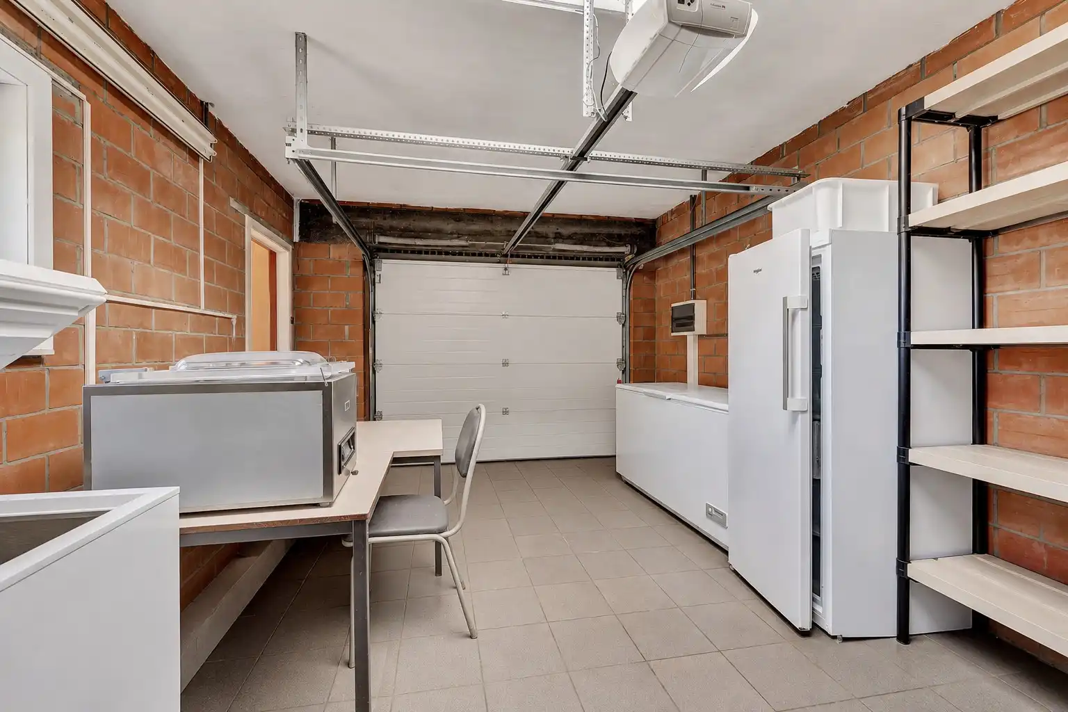 Karaktervolle gezinswoning met 3 slpks, garage en tuin foto 21