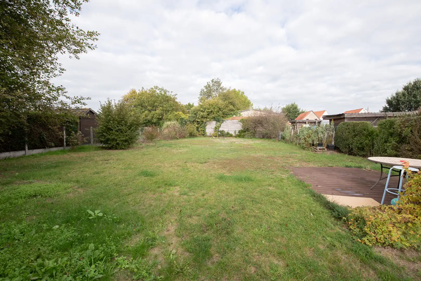 Halfopen bebouwing met 2 slaapkamers op groot perceel van 1305 m² foto 14
